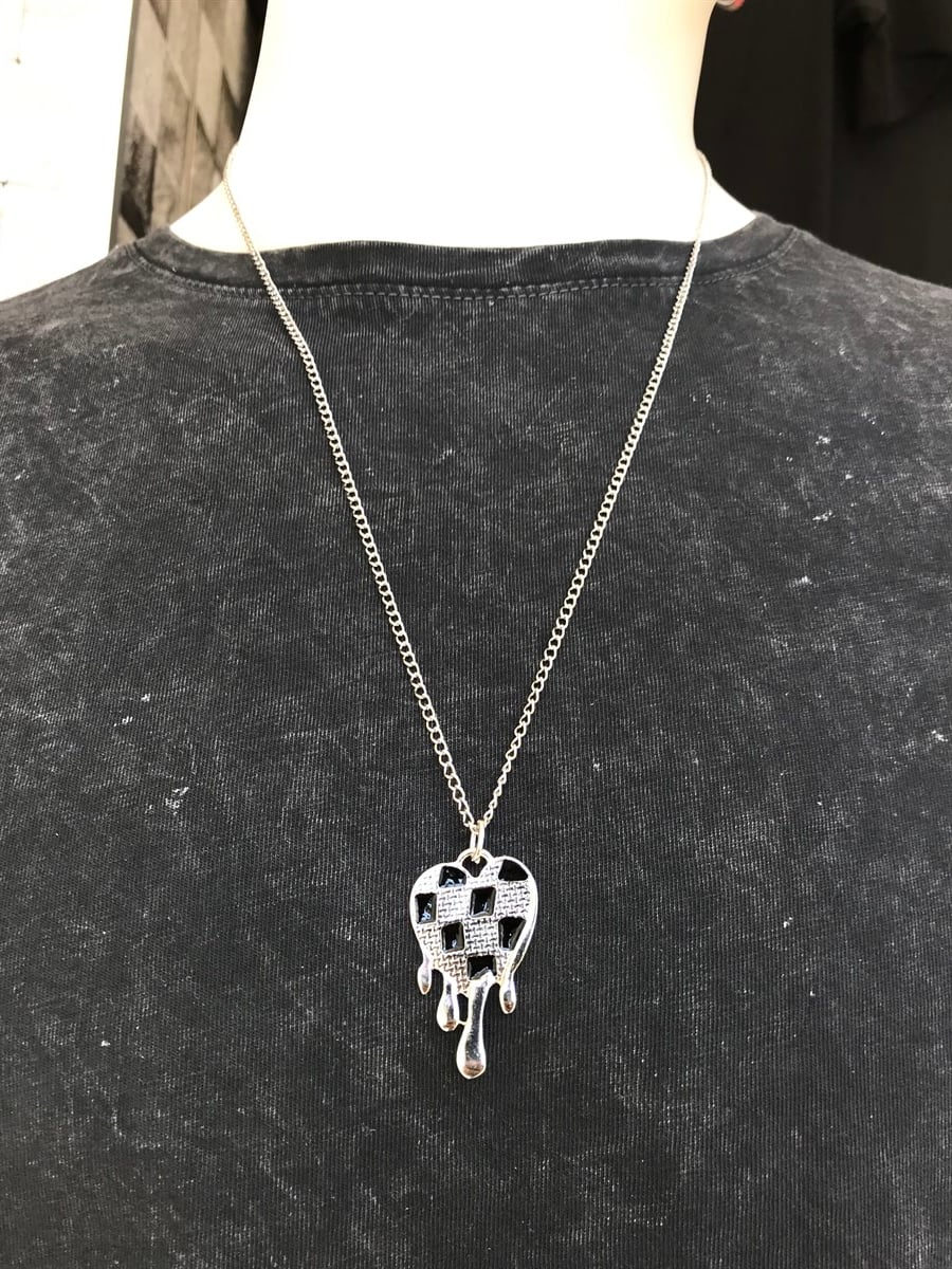 Touz Heart Black Dama Tasarımlı Kolye
