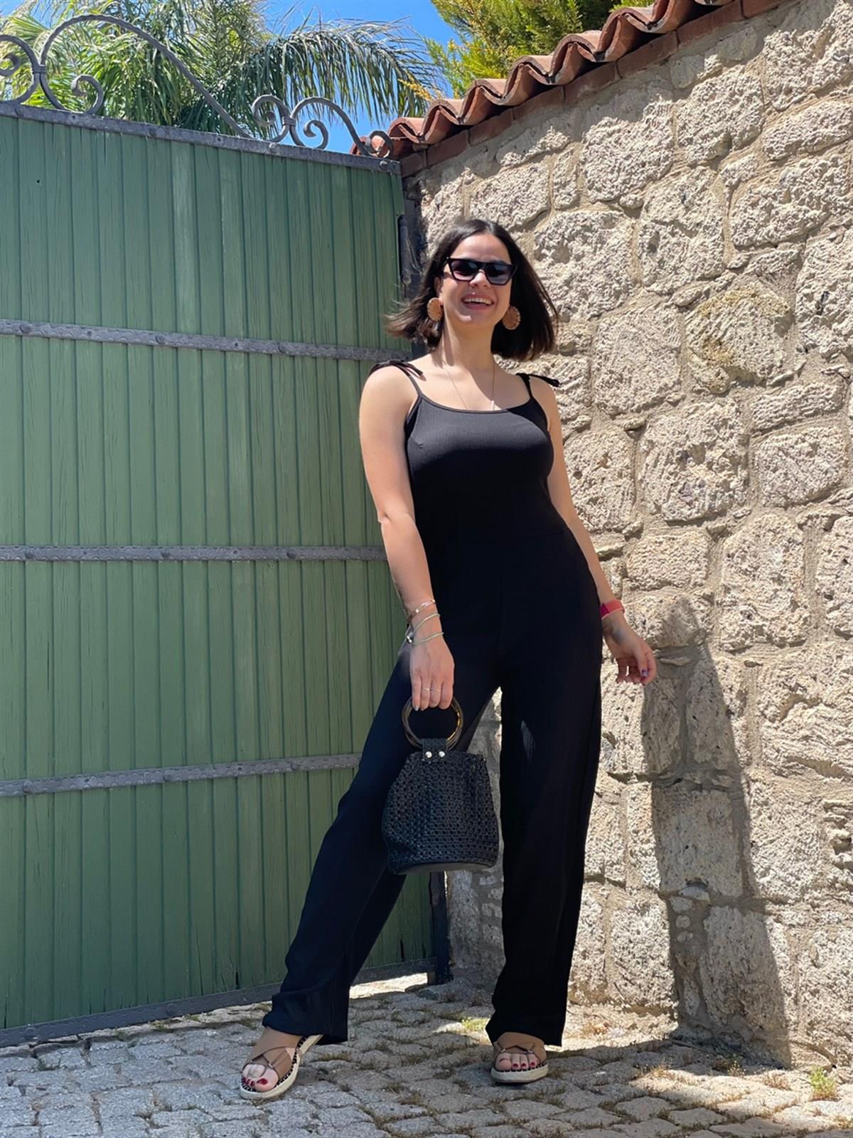 Siyah Askılı Tulum