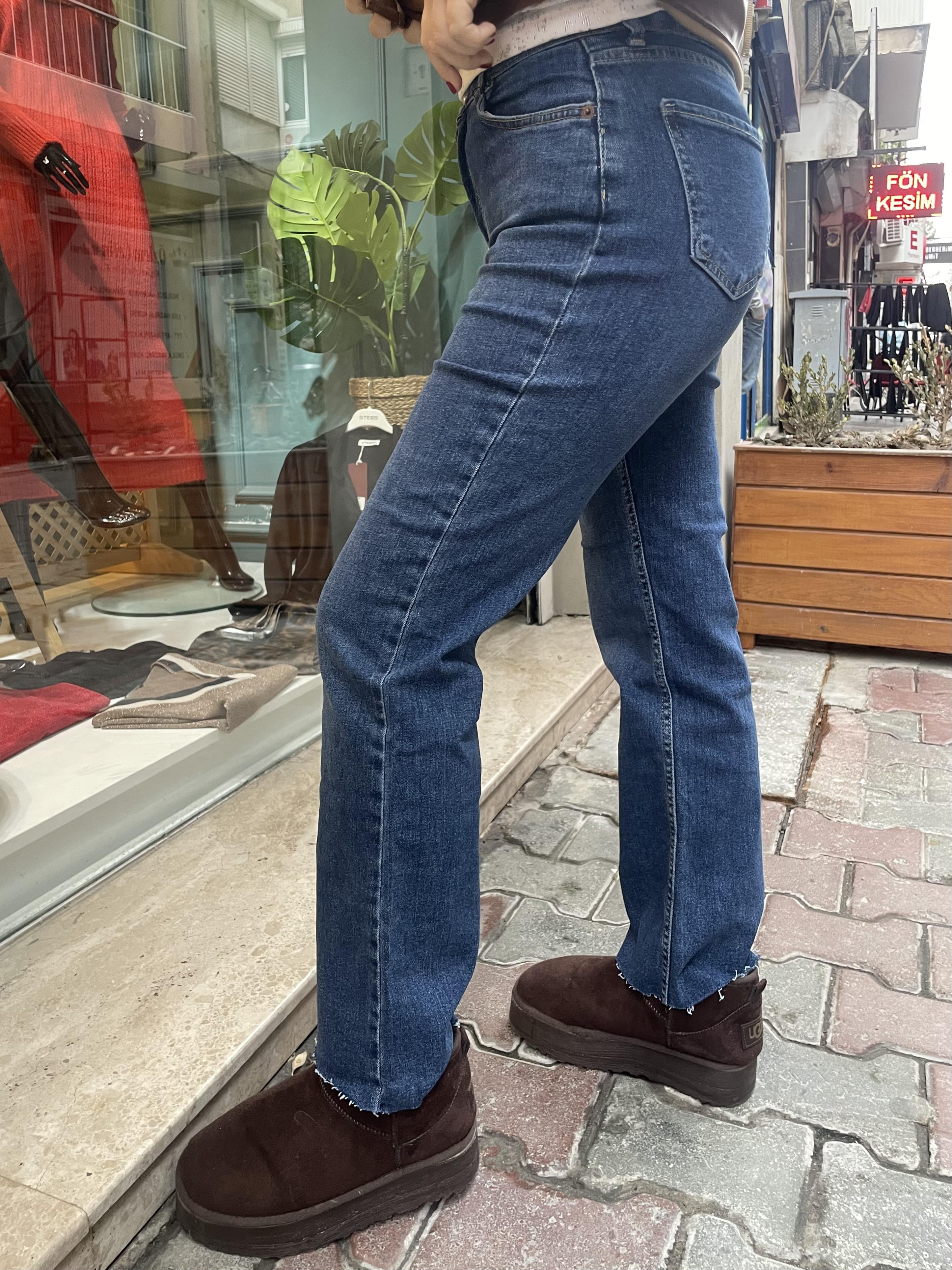 Kesik Paça Jean