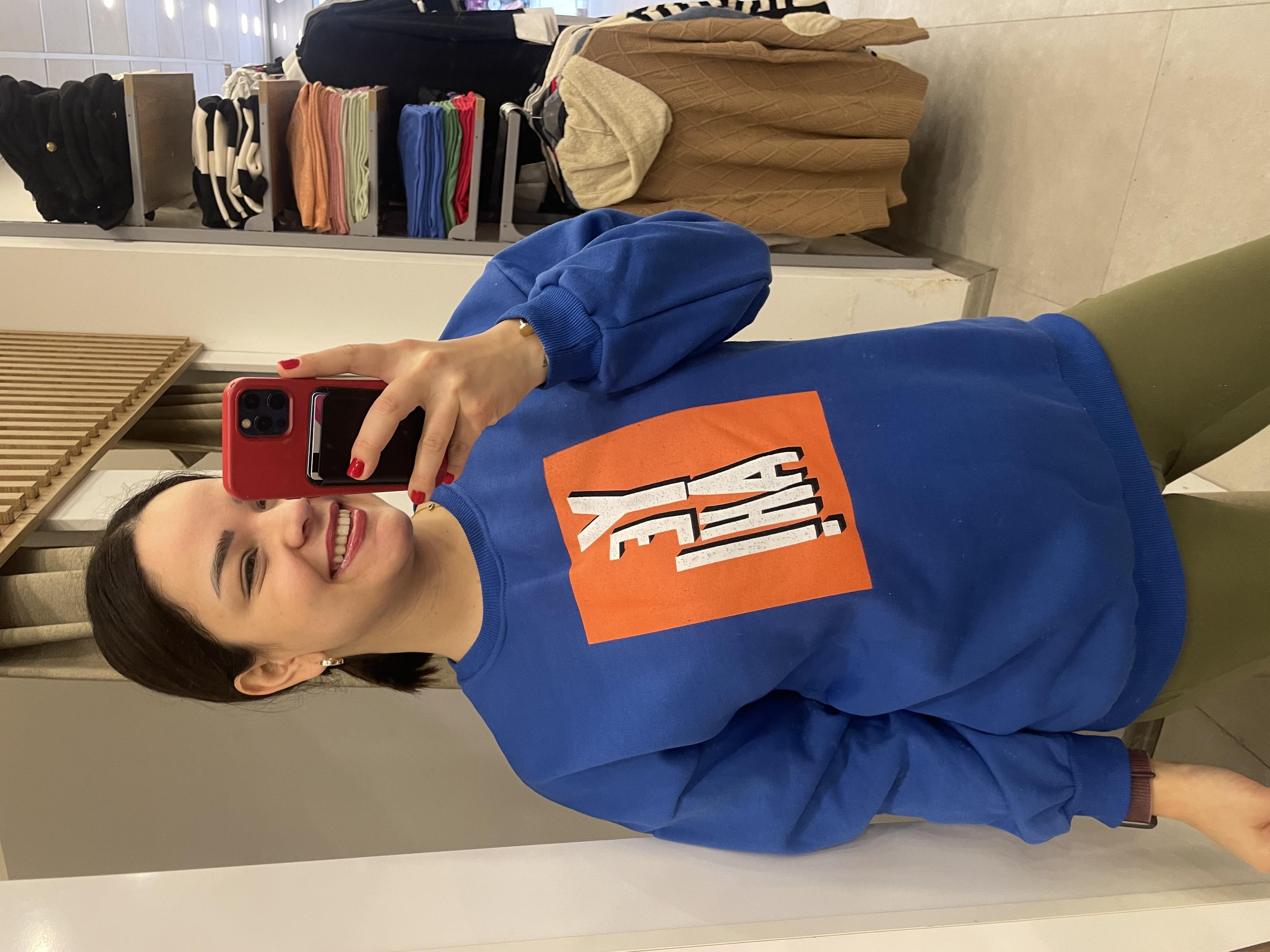 Mavi Turuncu Baskılı Sweatshirt