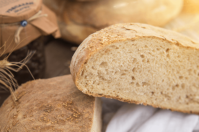 Susamlı Ekşi Mayalı Tam Buğday Ekmeği