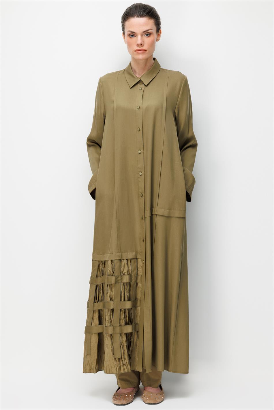 100 % natürliches LyoCEL, fließender, weicher Stoff, handgefertigt, allergiefrei, detailreich verarbeitet – Khaki