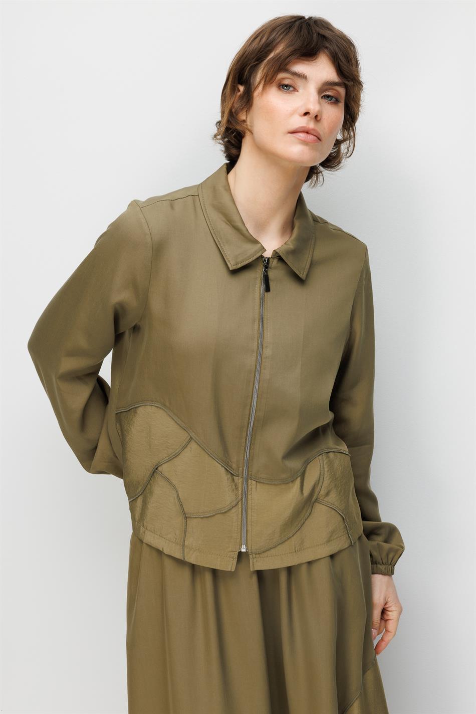 100% natuurlijke LyoCEL gedrapeerde, zachte, handgemaakte geborduurde rok en maxi-jas set - Khaki