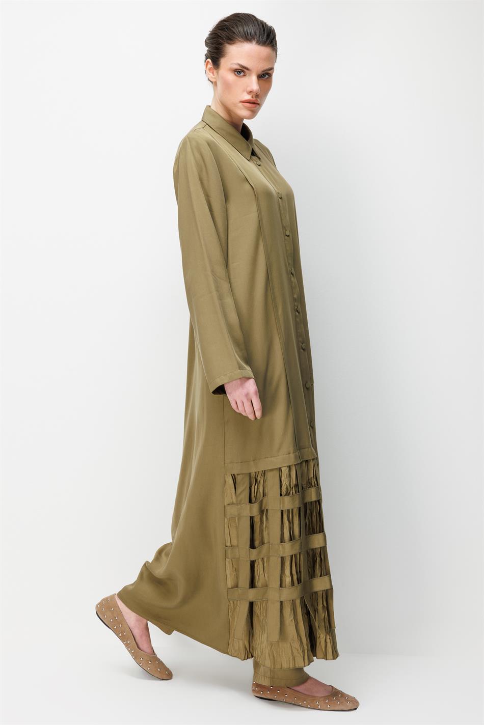 100 % natürliches LyoCEL, fließender, weicher Stoff, handgefertigt, allergiefrei, detailreich verarbeitet – Khaki