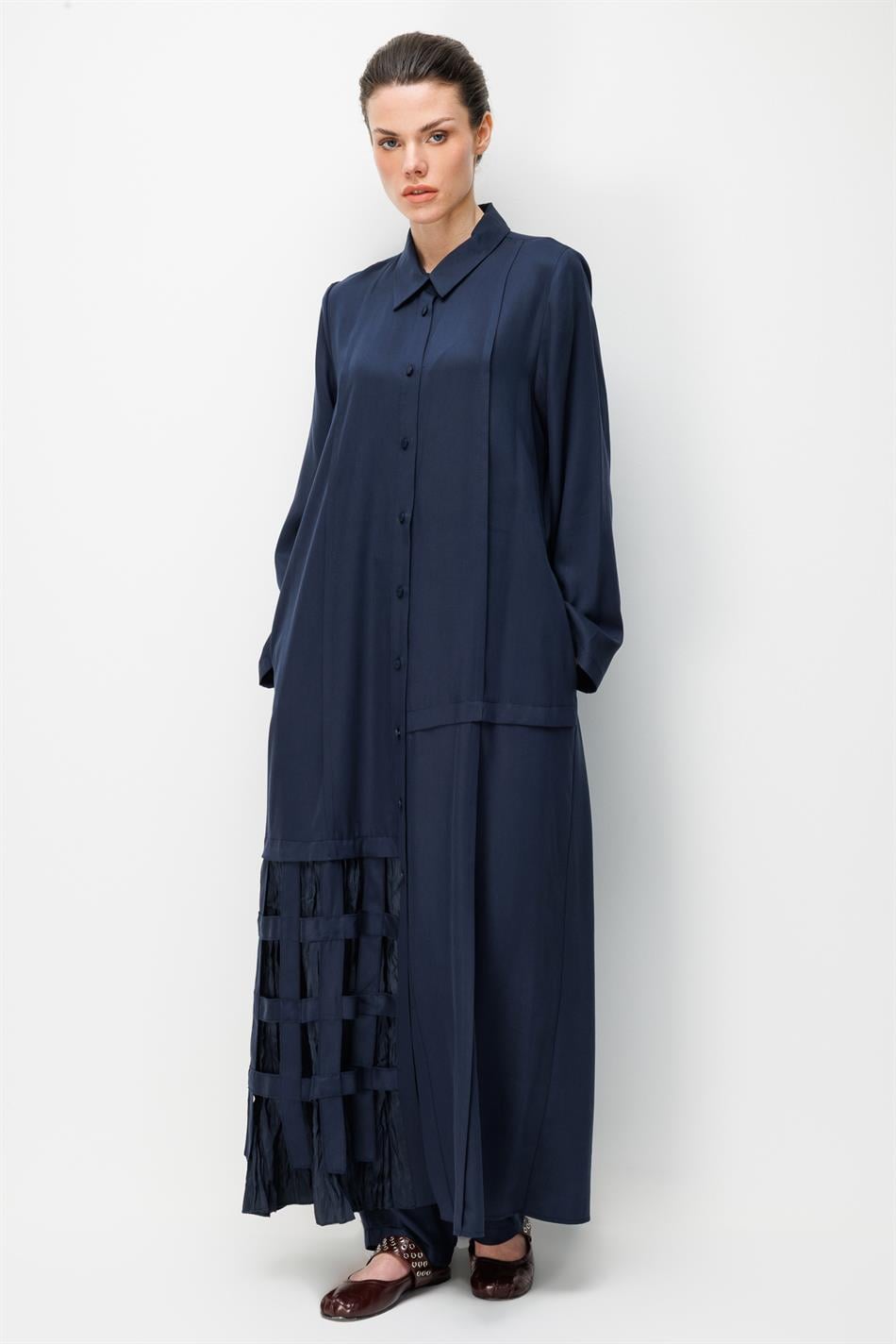 100 % natürliches LyoCEL, fließender, weicher Stoff, handgefertigt, allergiefrei, detailreich verarbeitet – Marineblau