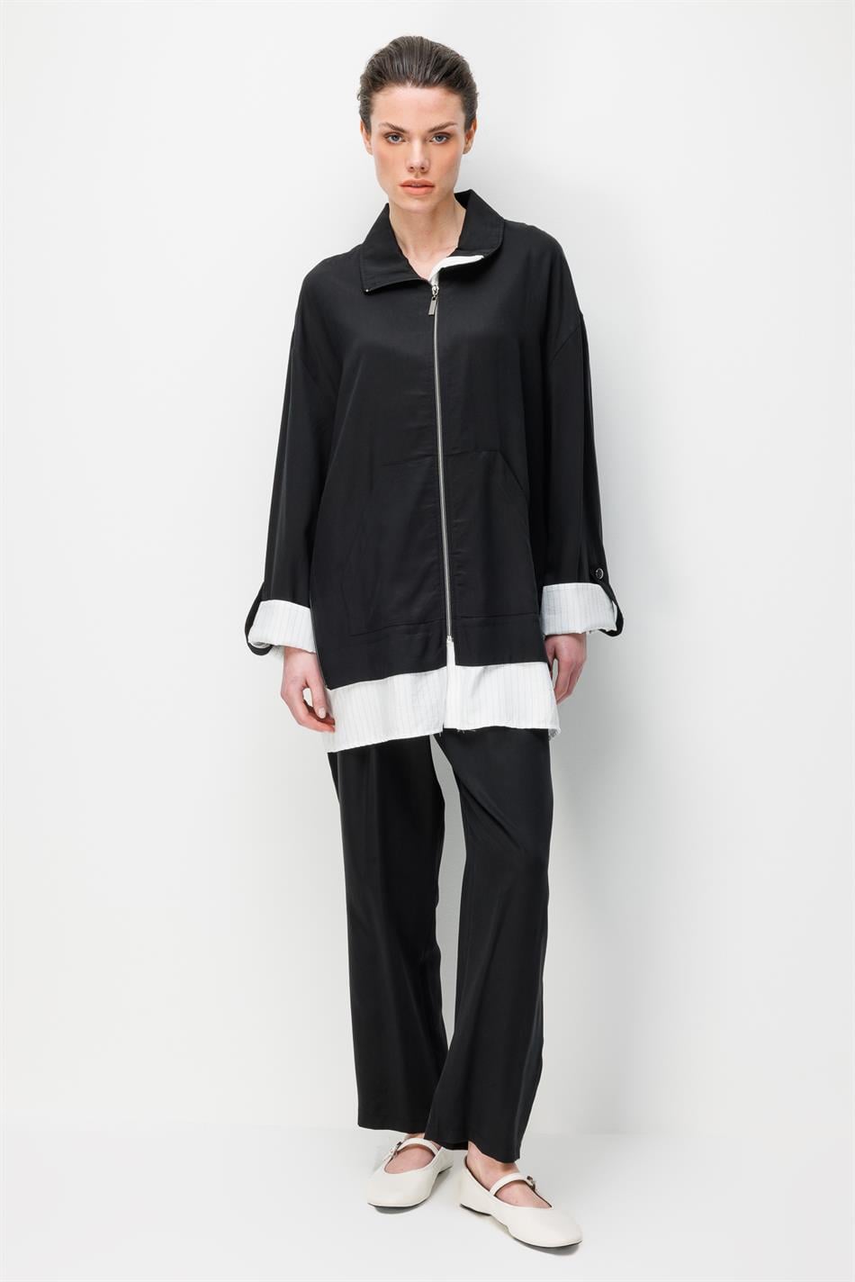 100% natuurlijke LyoCEL gedrapeerde, zachte broek met marineblauwe bies en bijpassende maxi-tuniek - Zwart