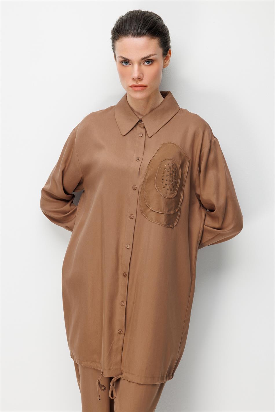 100% natuurlijke LyoCEL gedrapeerde, zachte broek en maxi-tuniek met rozenborduursel en -afwerking - Koffie