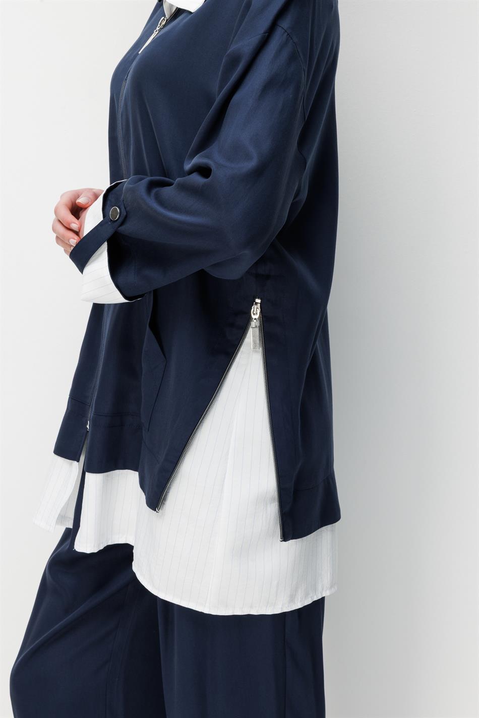 100% natuurlijke LyoCEL gedrapeerde, zachte stof, broek en maxi-tuniek met marineblauwe details - Marineblauw