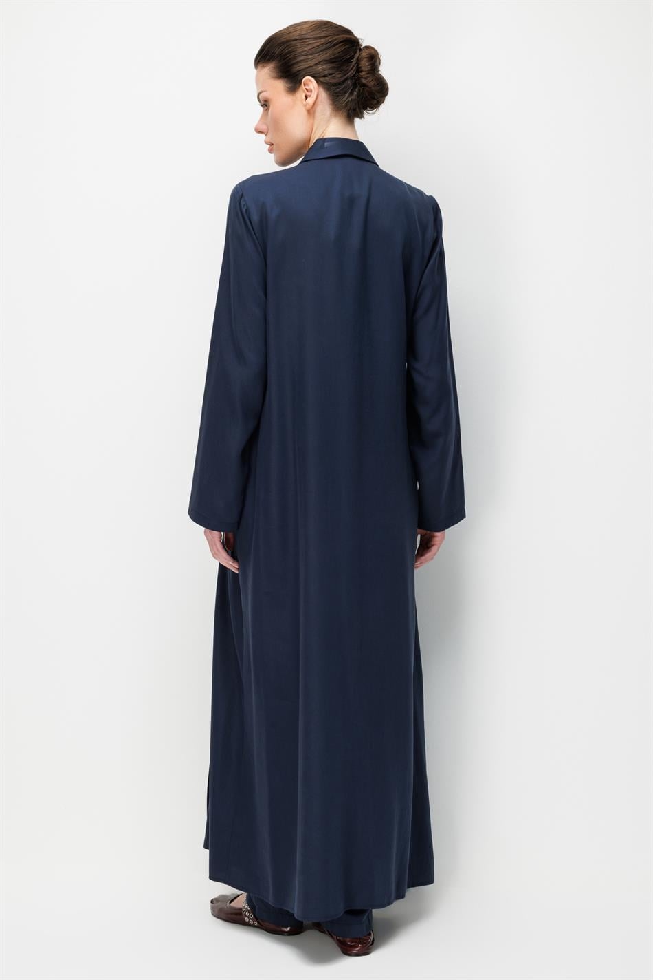 100 % natürliches LyoCEL, fließender, weicher Stoff, handgefertigt, allergiefrei, detailreich verarbeitet – Marineblau