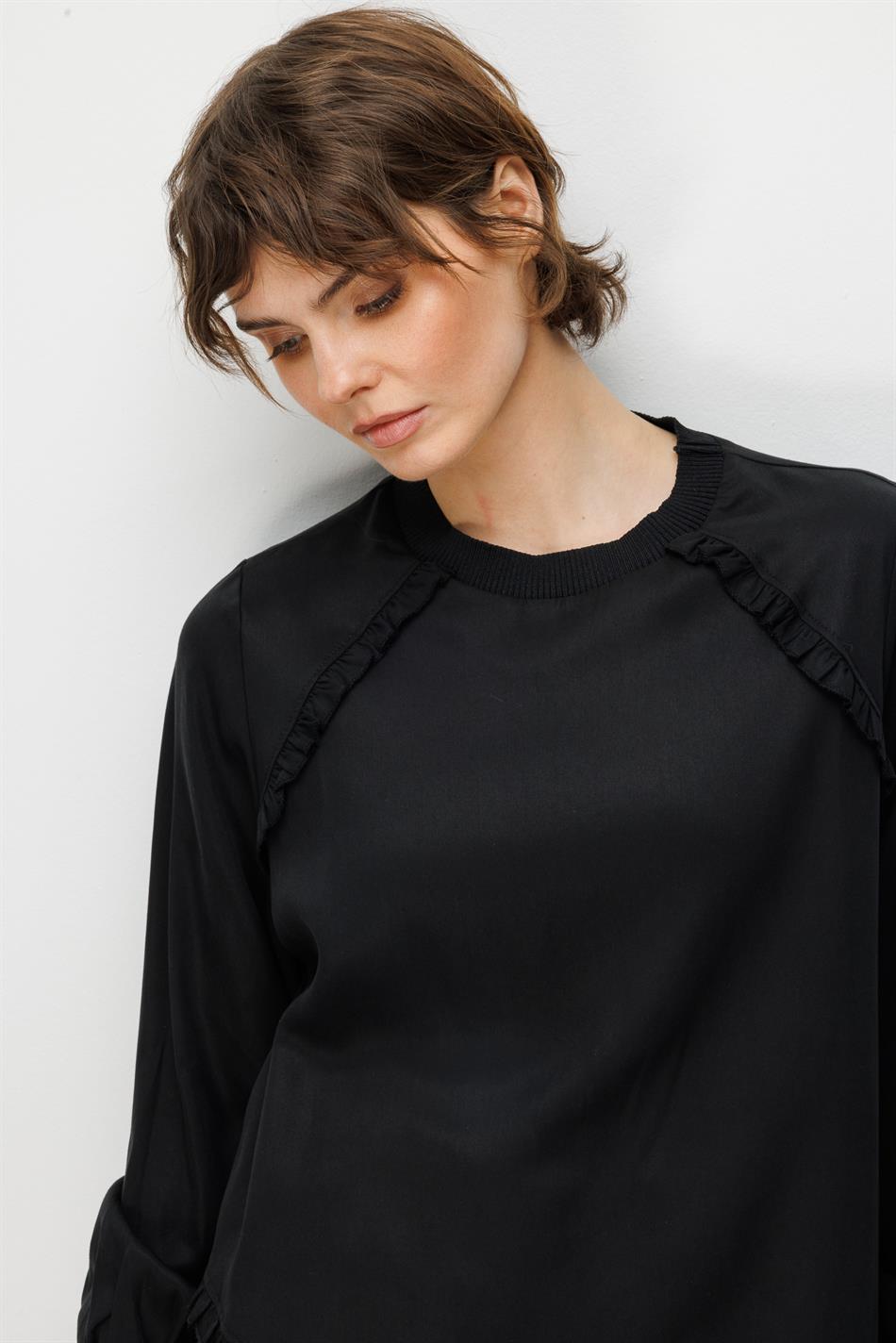 100% natuurlijke LyoCELL gedrapeerde, zachte maxi-jurk met plooien en Aller Garni-details - Zwart