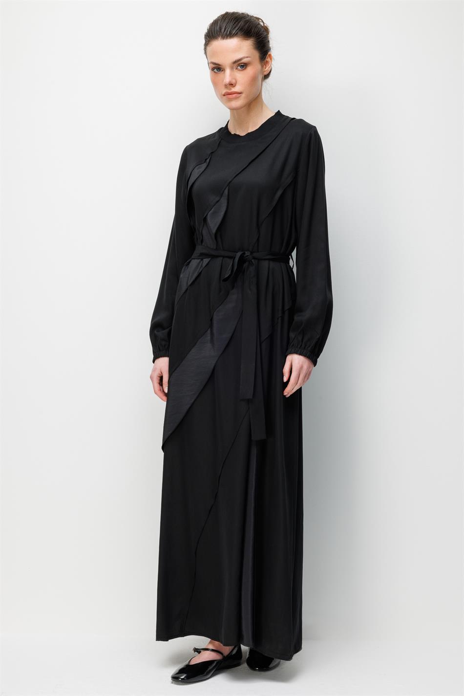 100% natuurlijke LyoCELL gedrapeerde maxi-jurk met zachte textuur en ruches - Zwart