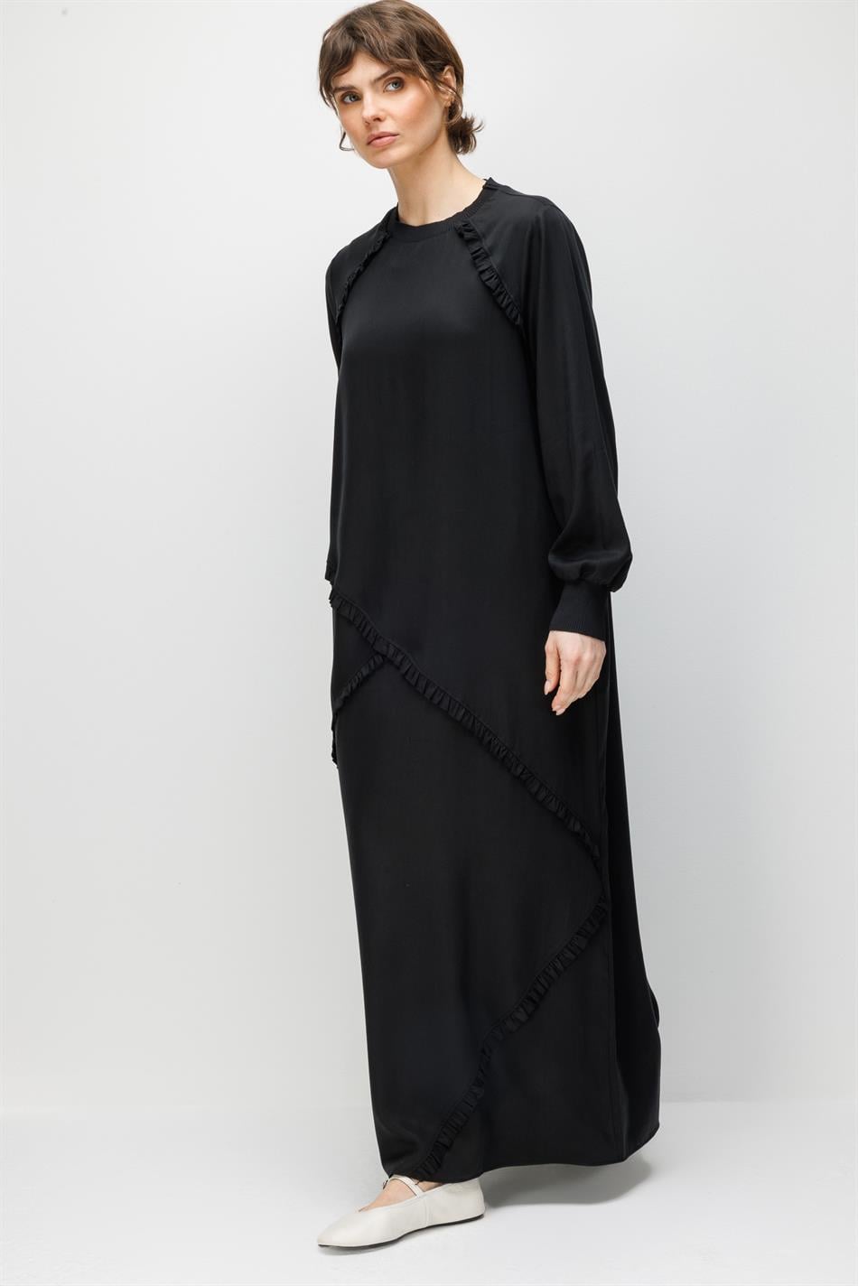 100% natuurlijke LyoCELL gedrapeerde, zachte maxi-jurk met plooien en Aller Garni-details - Zwart