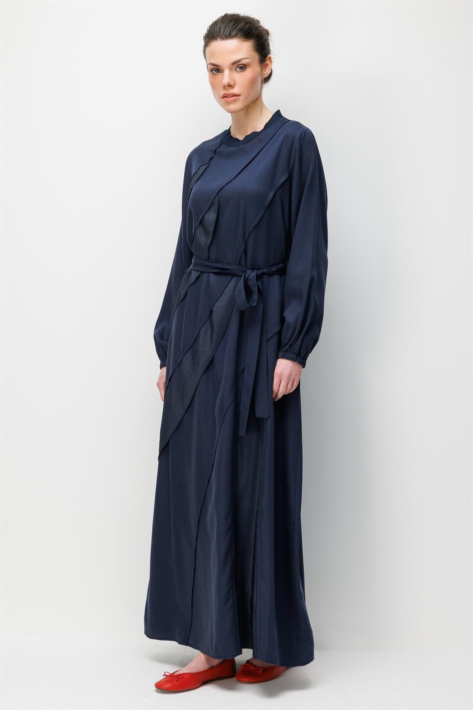 100% natuurlijke LyoCELL gedrapeerde maxi-jurk met zachte textuur en ruches - Marineblauw
