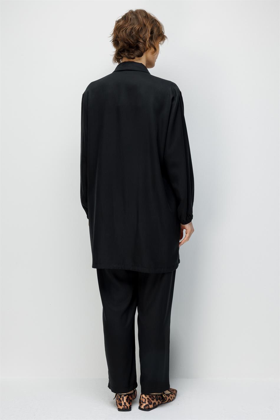 100% natuurlijke LyoCELL gedrapeerde, zachte broek met heupcoating en geweven details - Zwart
