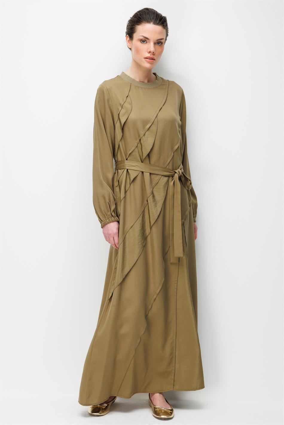 100% natuurlijke LyoCELL gedrapeerde maxi-jurk met ruches en zachte textuur - Khaki