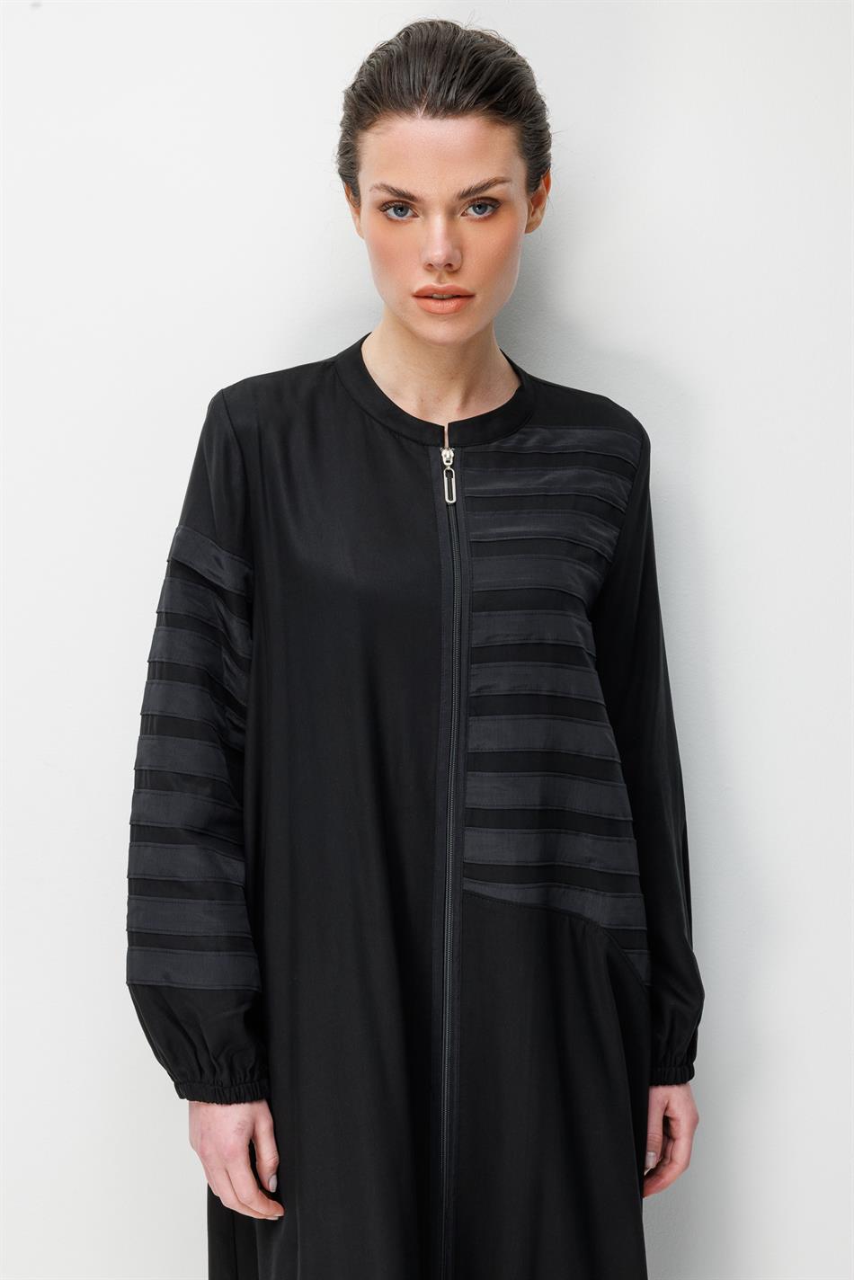 100% natuurlijke LyoCELL gedrapeerde, zachte, handgemaakte abaya met banddetails - zwart