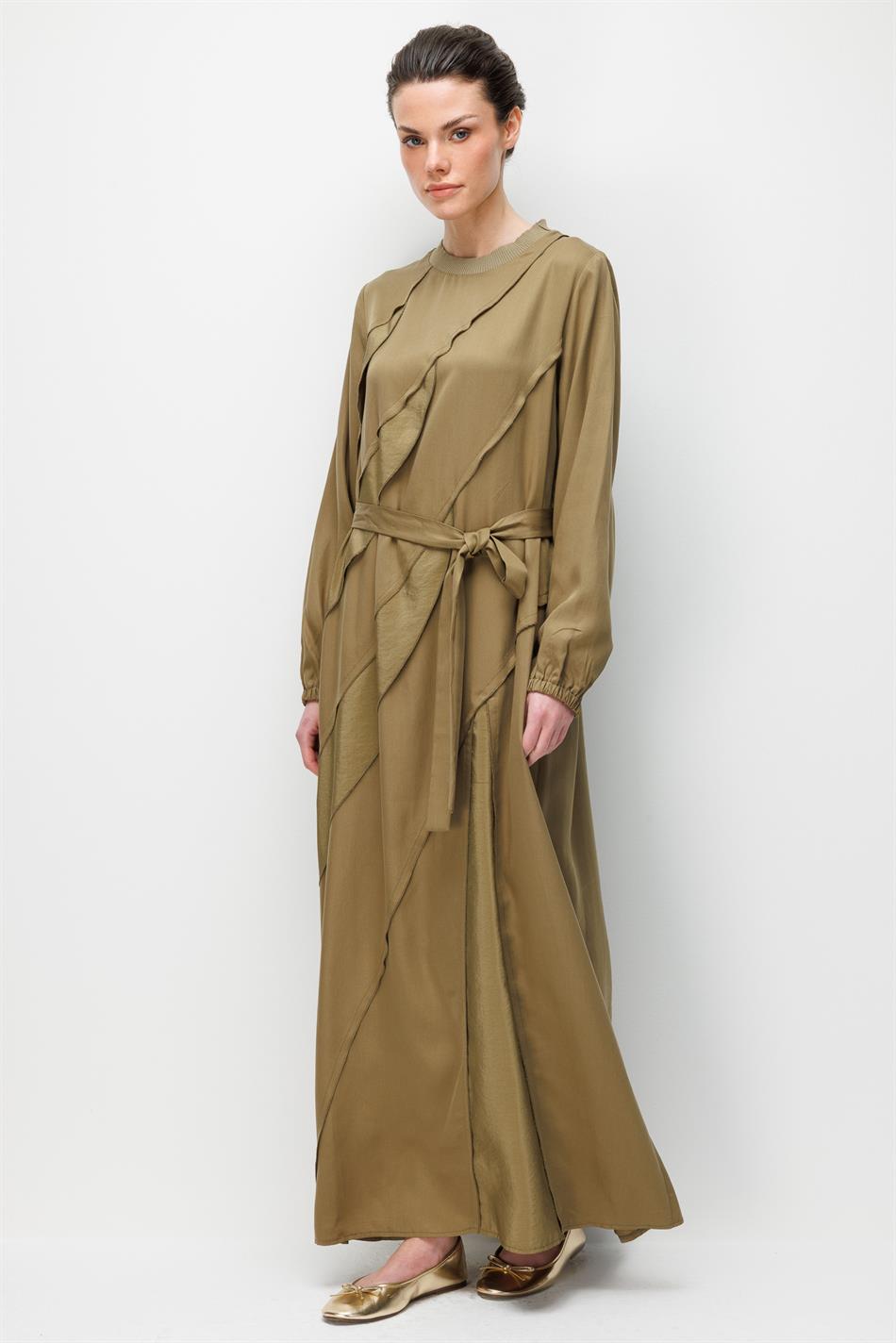 100% natuurlijke LyoCELL gedrapeerde maxi-jurk met ruches en zachte textuur - Khaki