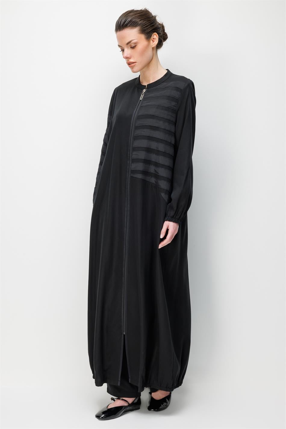100% natuurlijke LyoCELL gedrapeerde, zachte, handgemaakte abaya met banddetails - zwart