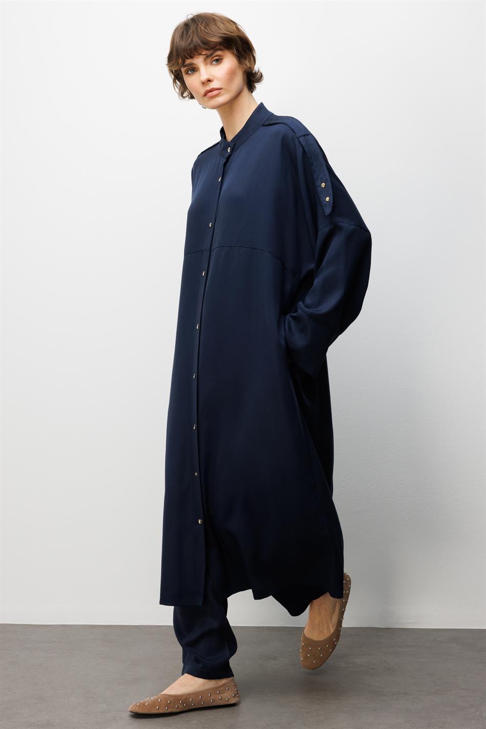 %100 Doğal LyoCELL ile Dökümlü Soft Hissiyat Rahat Kalıp Apolet ve Özel Düğme Detaylı Maxi Tunik-Laci