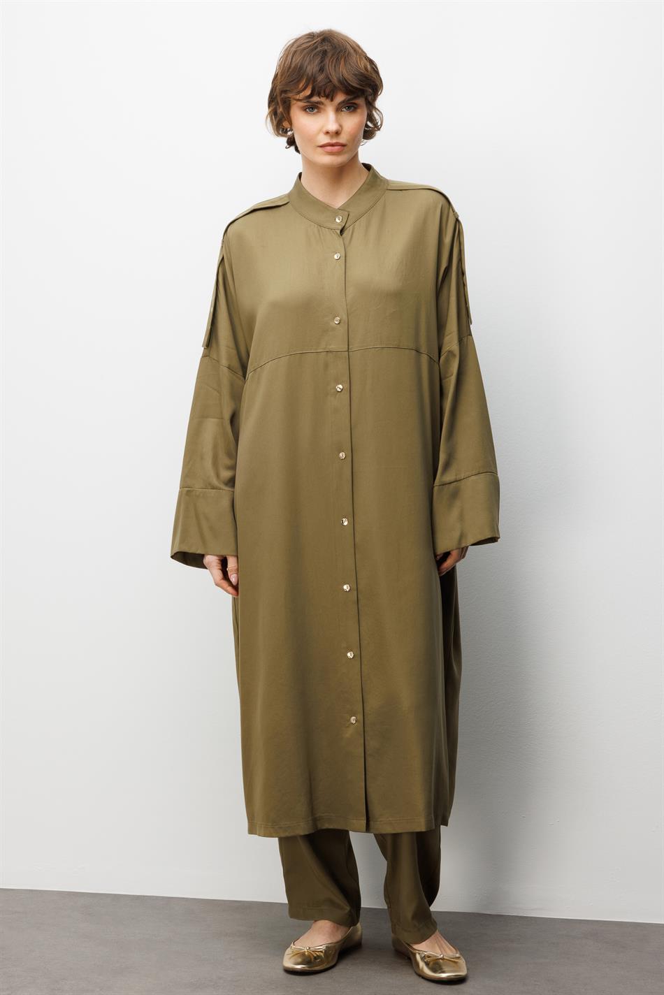 %100 Doğal LyoCELL ile Dökümlü Soft Hissiyat Rahat Kalıp Apolet ve Özel Düğme Detaylı Maxi Tunik-Haki