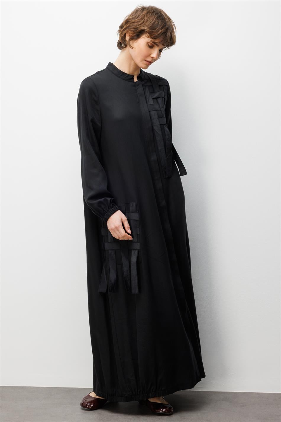 %100 Doğal LyoCELL ile Dökümlü Soft Hissiyat ve Elişi Özel İşleme Hasır Desenli Ferace-Siyah