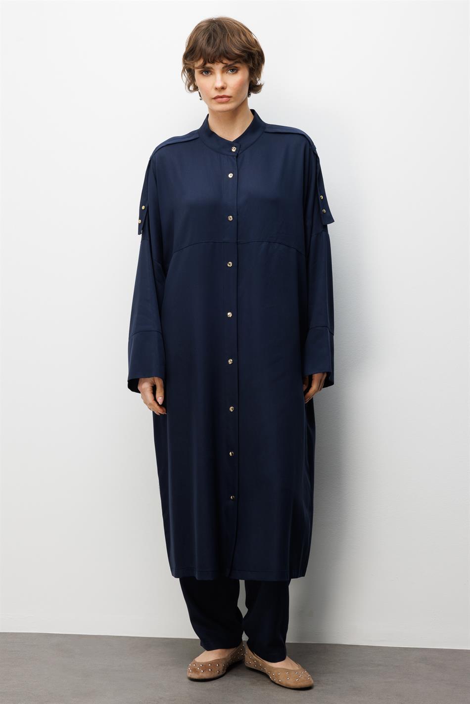 %100 Doğal LyoCELL ile Dökümlü Soft Hissiyat Rahat Kalıp Apolet ve Özel Düğme Detaylı Maxi Tunik-Laci