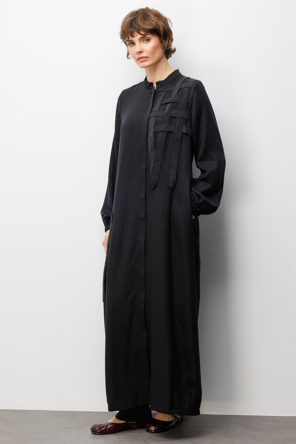 %100 Doğal LyoCELL ile Dökümlü Soft Hissiyat ve Elişi Özel İşleme Hasır Desenli Ferace-Siyah