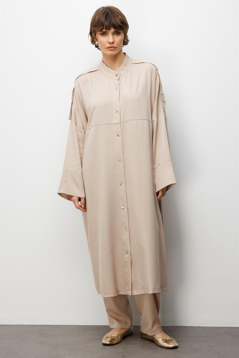 %100 Doğal LyoCELL ile Dökümlü Soft Hissiyat Rahat Kalıp Apolet ve Özel Düğme Detaylı Maxi Tunik-Taş