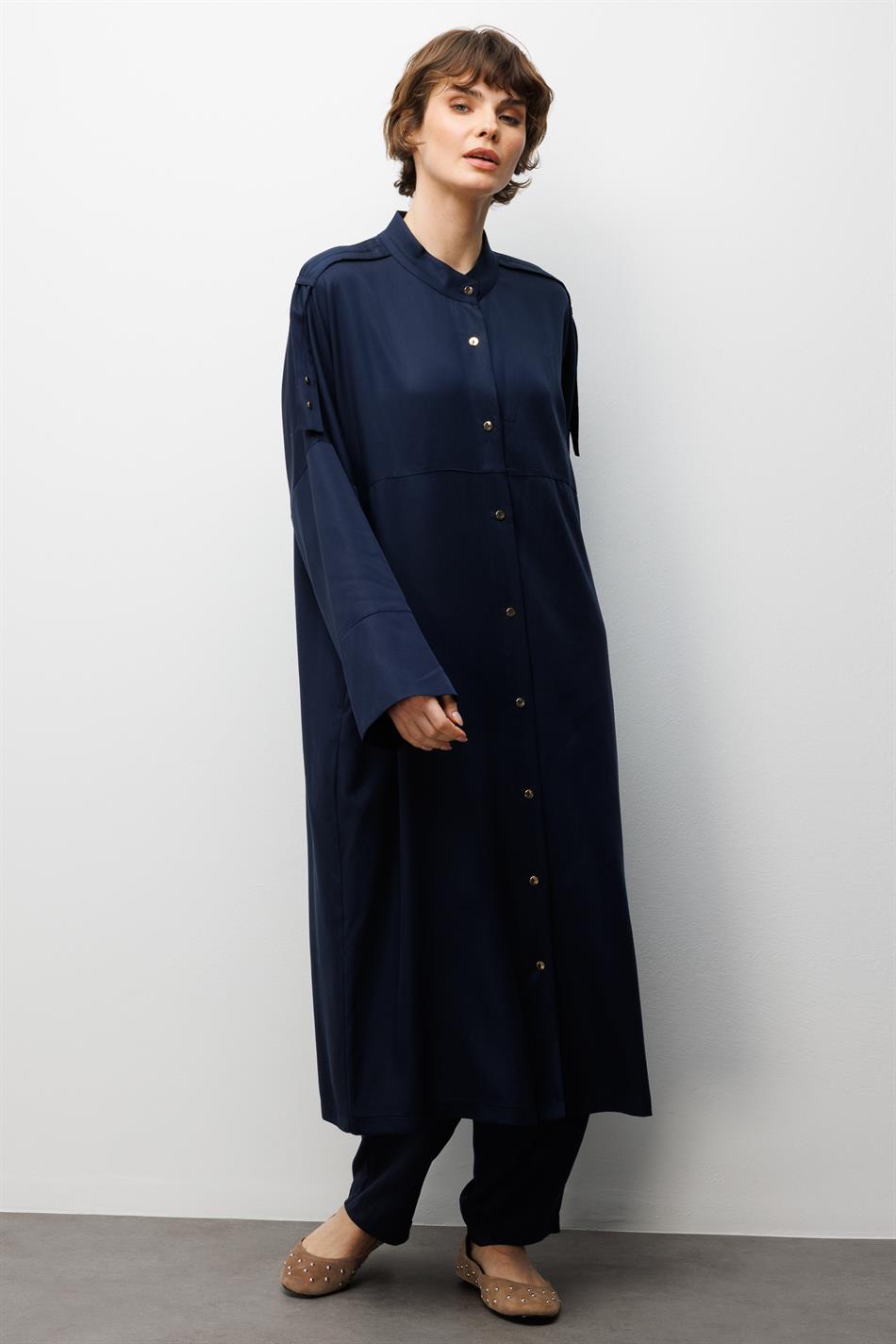 %100 Doğal LyoCELL ile Dökümlü Soft Hissiyat Rahat Kalıp Apolet ve Özel Düğme Detaylı Maxi Tunik-Laci