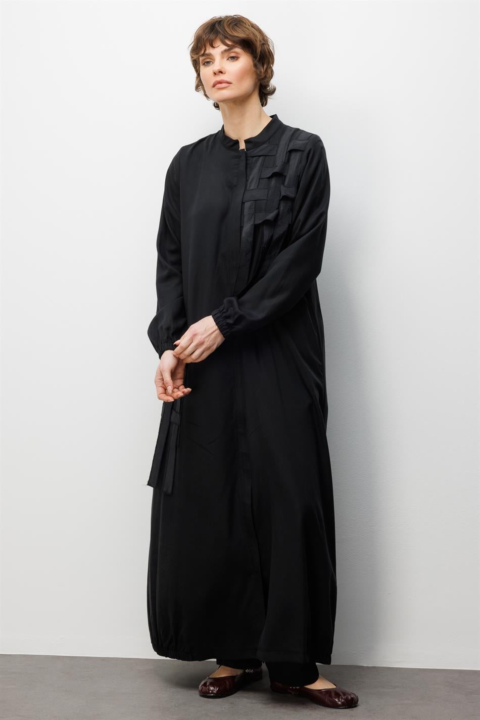 %100 Doğal LyoCELL ile Dökümlü Soft Hissiyat ve Elişi Özel İşleme Hasır Desenli Ferace-Siyah