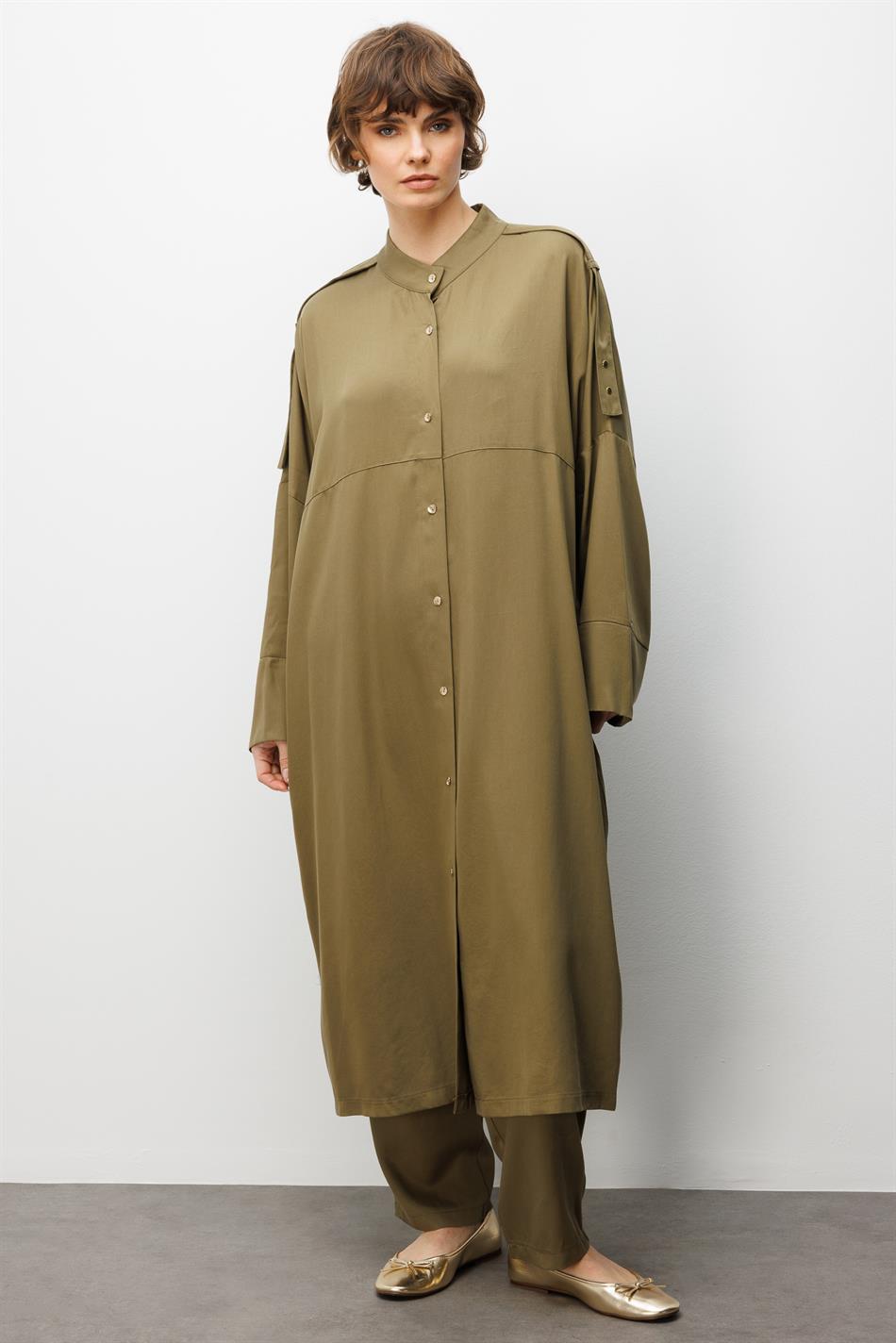 %100 Doğal LyoCELL ile Dökümlü Soft Hissiyat Rahat Kalıp Apolet ve Özel Düğme Detaylı Maxi Tunik-Haki