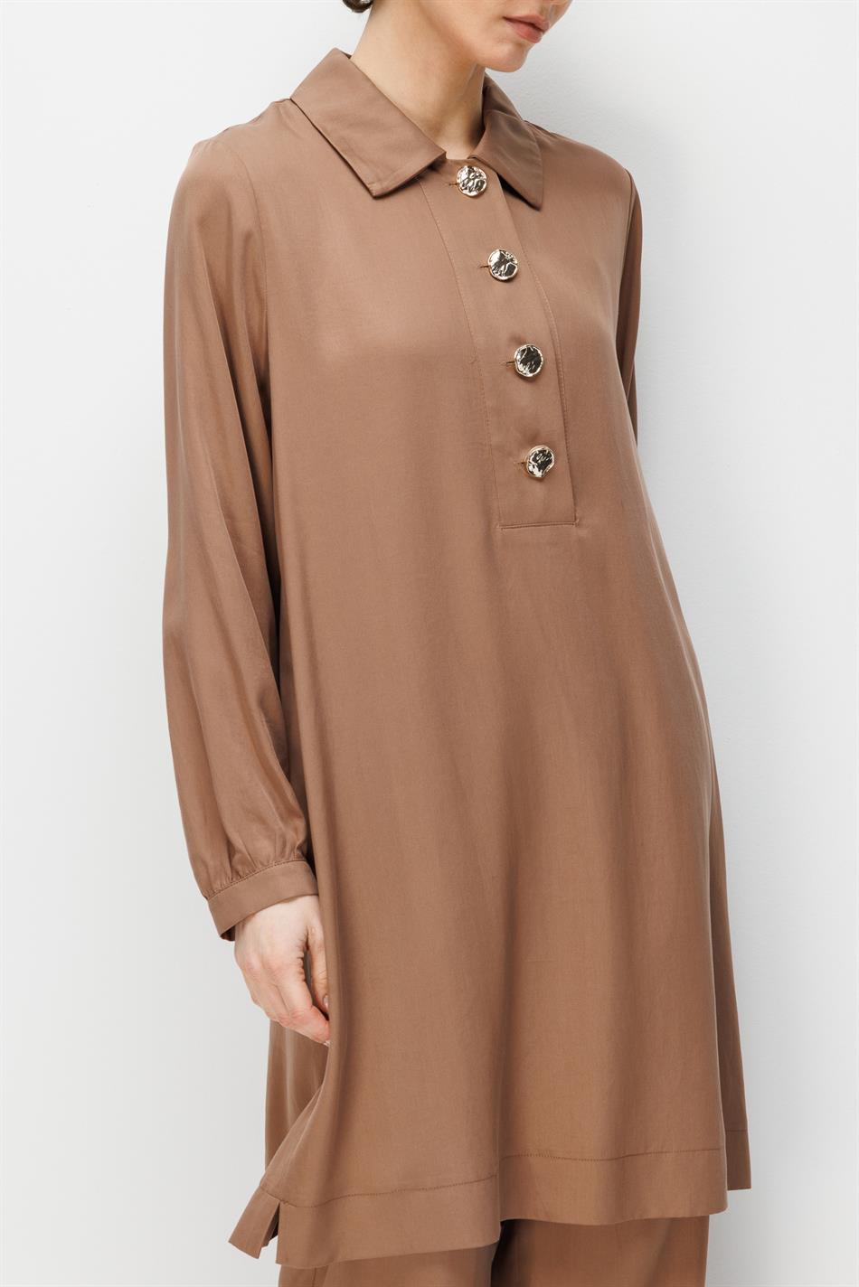 100% natuurlijke LyoCELL maxi-tuniek en broek van zachte, gedrapeerde stof die de heupen bedekt - Koffie