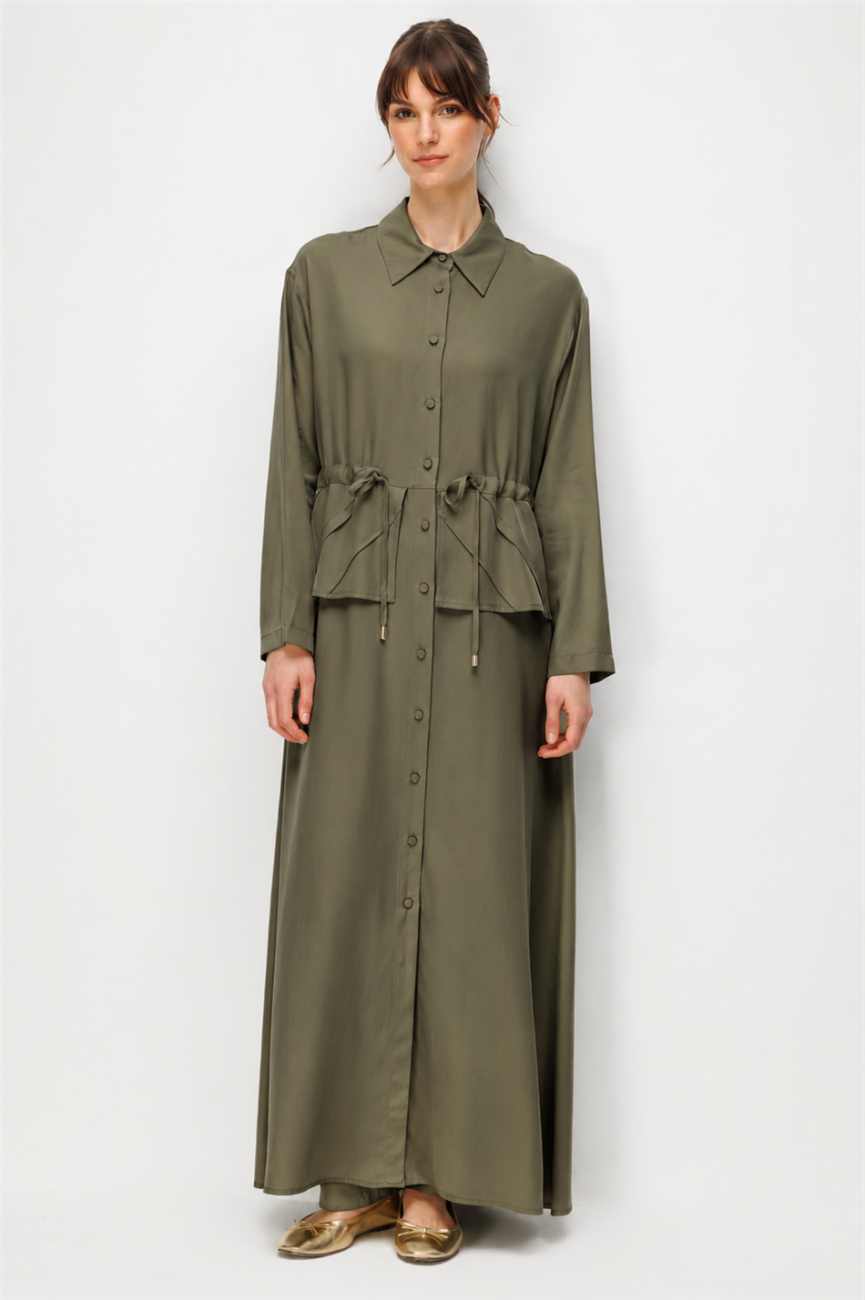Maxi-jurk/abaya van 100% natuurlijke LyoCELL maxi-jurk van zachte, gedrapeerde stof met handgemaakt patroon, ribbels en steentjesversiering - Khaki
