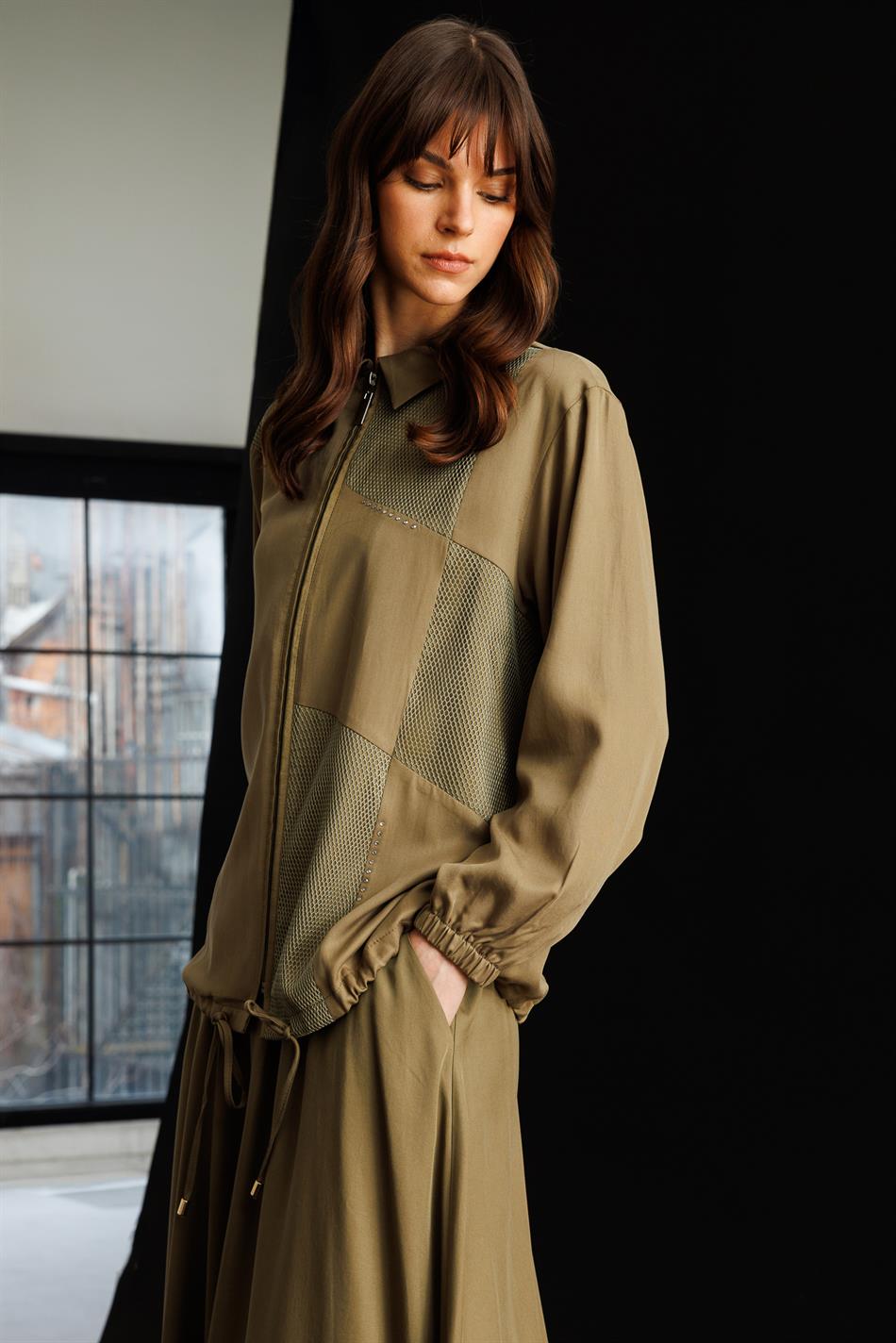 %100 Doğal LyoCELL Maxi Dökümlü Soft Kumaş Step File Garni Detaylı Ceket ve Etek Kombinli TAKIM-Haki