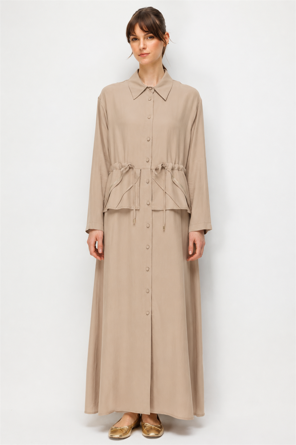 Maxi-jurk/abaya van 100% natuurlijke LyoCELL maxi-jurk van zachte, gedrapeerde stof met handgemaakt patroon, ribbels en steentjesversiering - Bruin