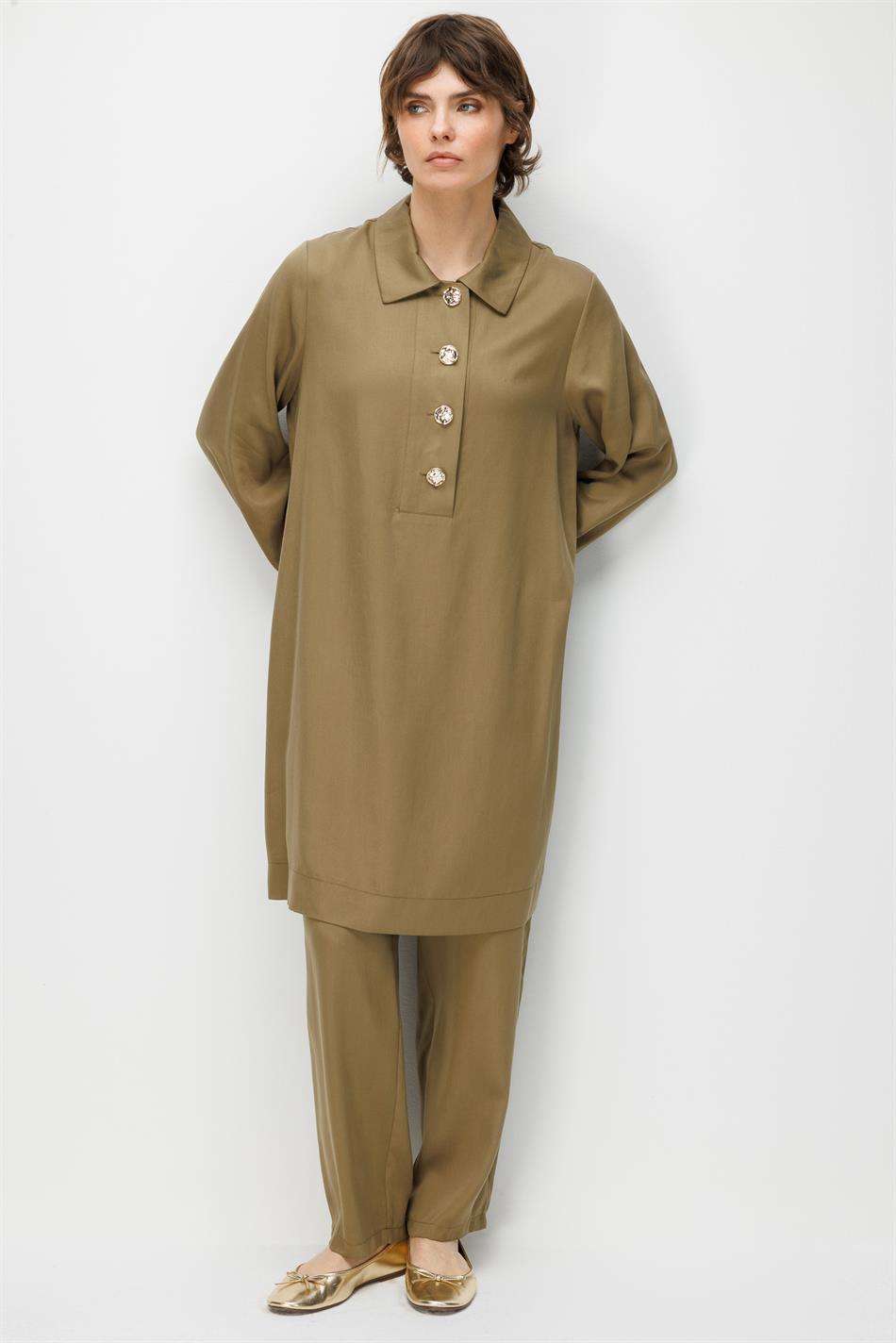 100% natuurlijke LyoCELL maxi-tuniek en broek van zachte, gedrapeerde stof die de heupen bedekt - kaki