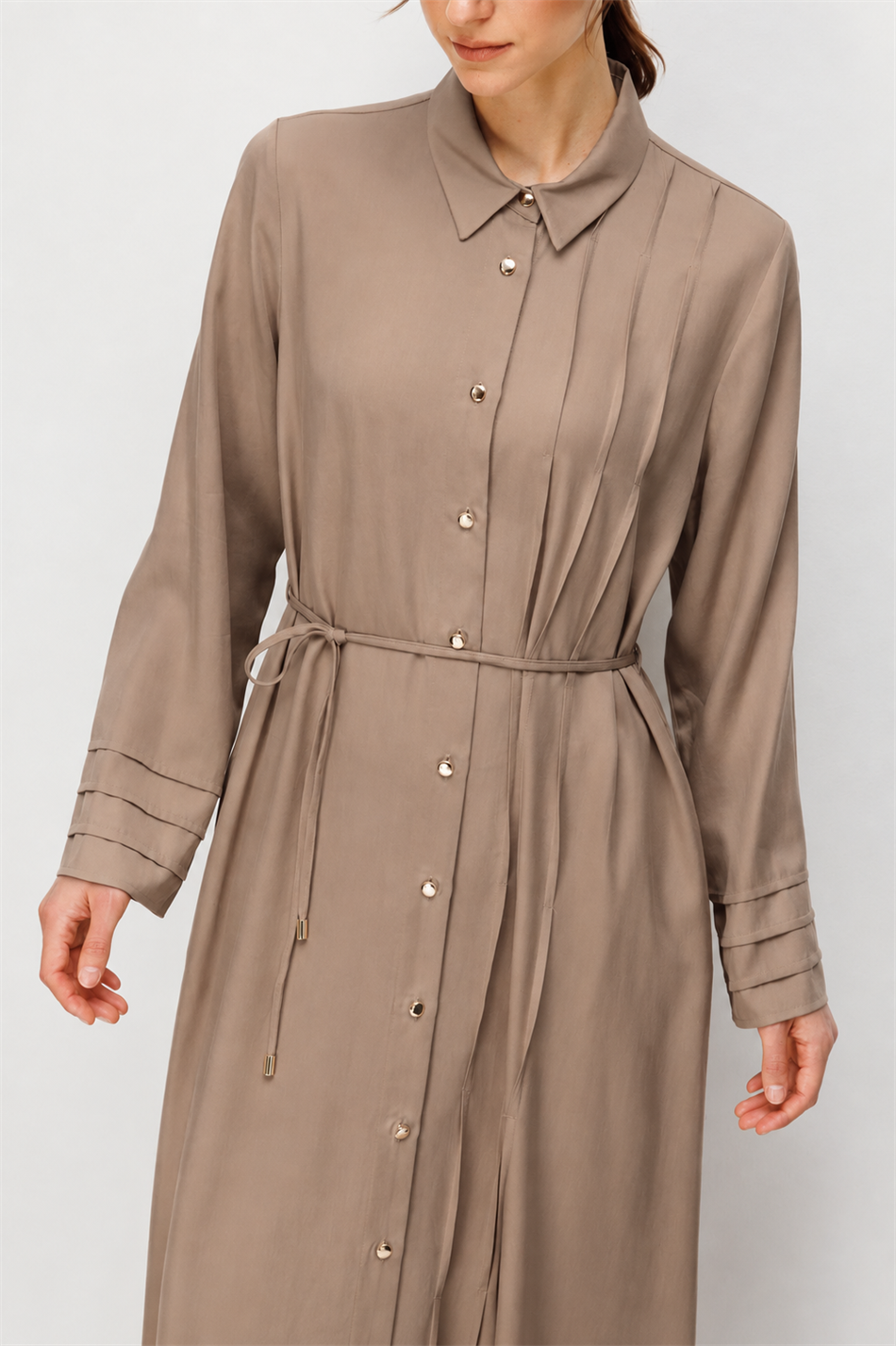 Qolları və gövdəsi qabırğalı detallarla 100% Təbii LyoCELL Maxi Draped Yumşaq Parça Abaya - Qəhvəyi