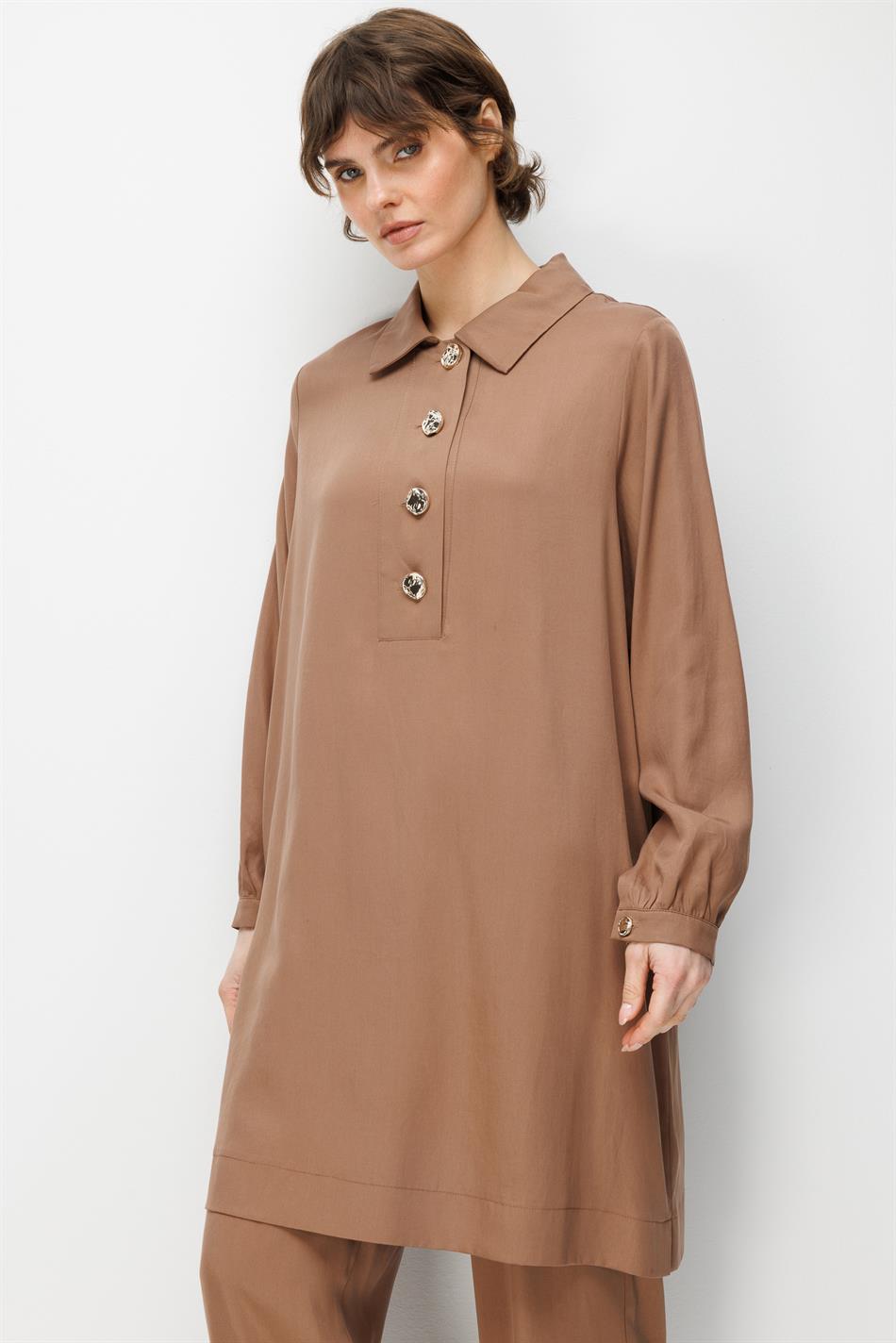 100% natuurlijke LyoCELL maxi-tuniek en broek van zachte, gedrapeerde stof die de heupen bedekt - Koffie
