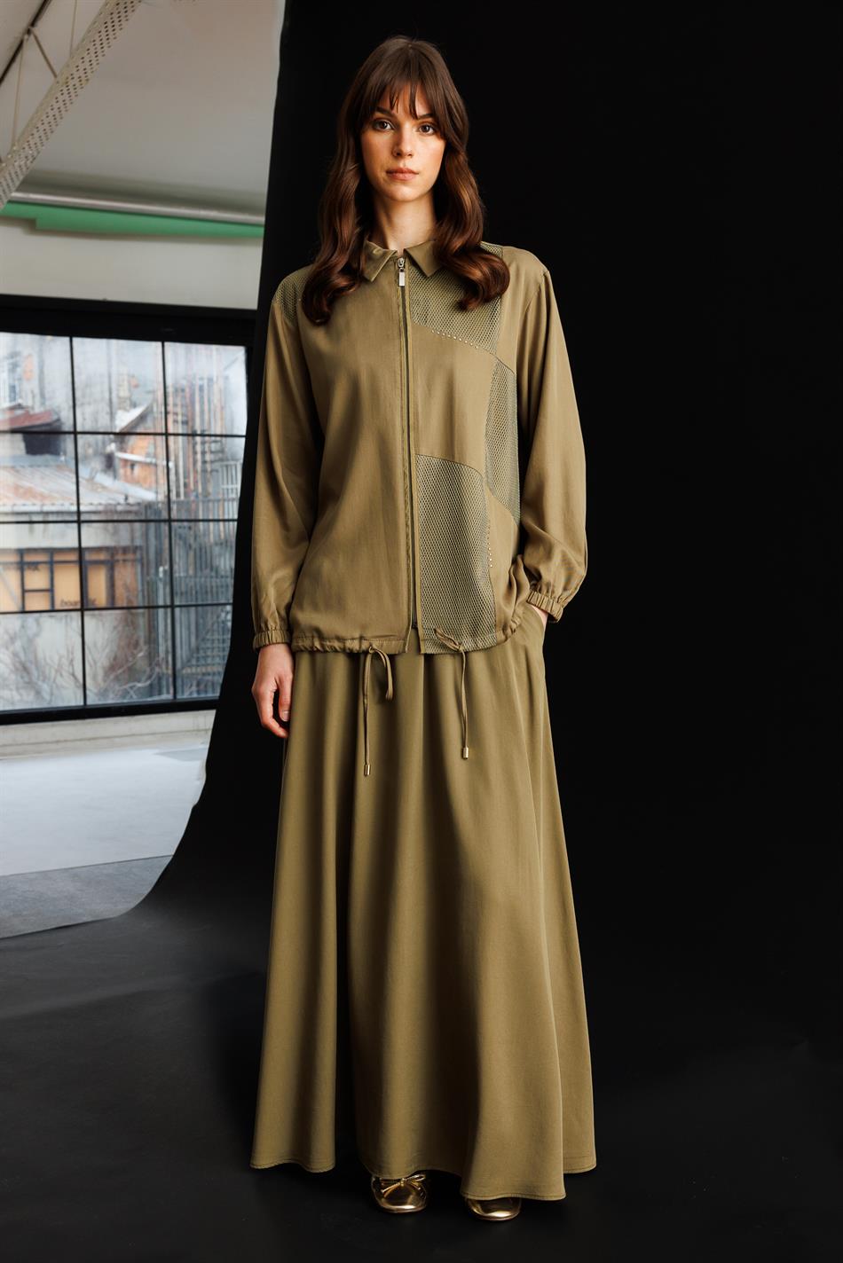 %100 Doğal LyoCELL Maxi Dökümlü Soft Kumaş Step File Garni Detaylı Ceket ve Etek Kombinli TAKIM-Haki