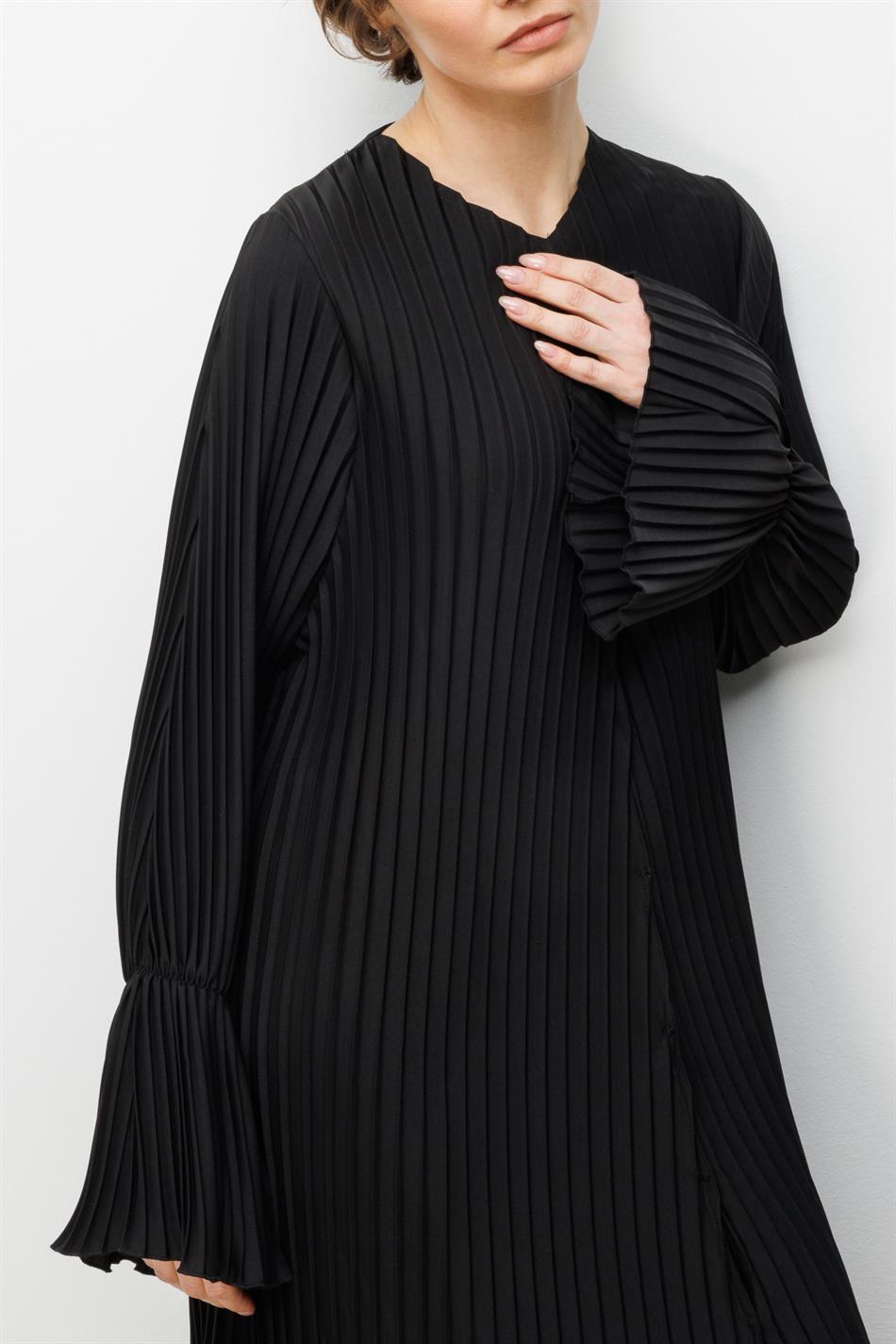 %100 Sentetik Dökümlü Komple Piliseli Önde Çıtçıt Kapamalı Ferace-Siyah