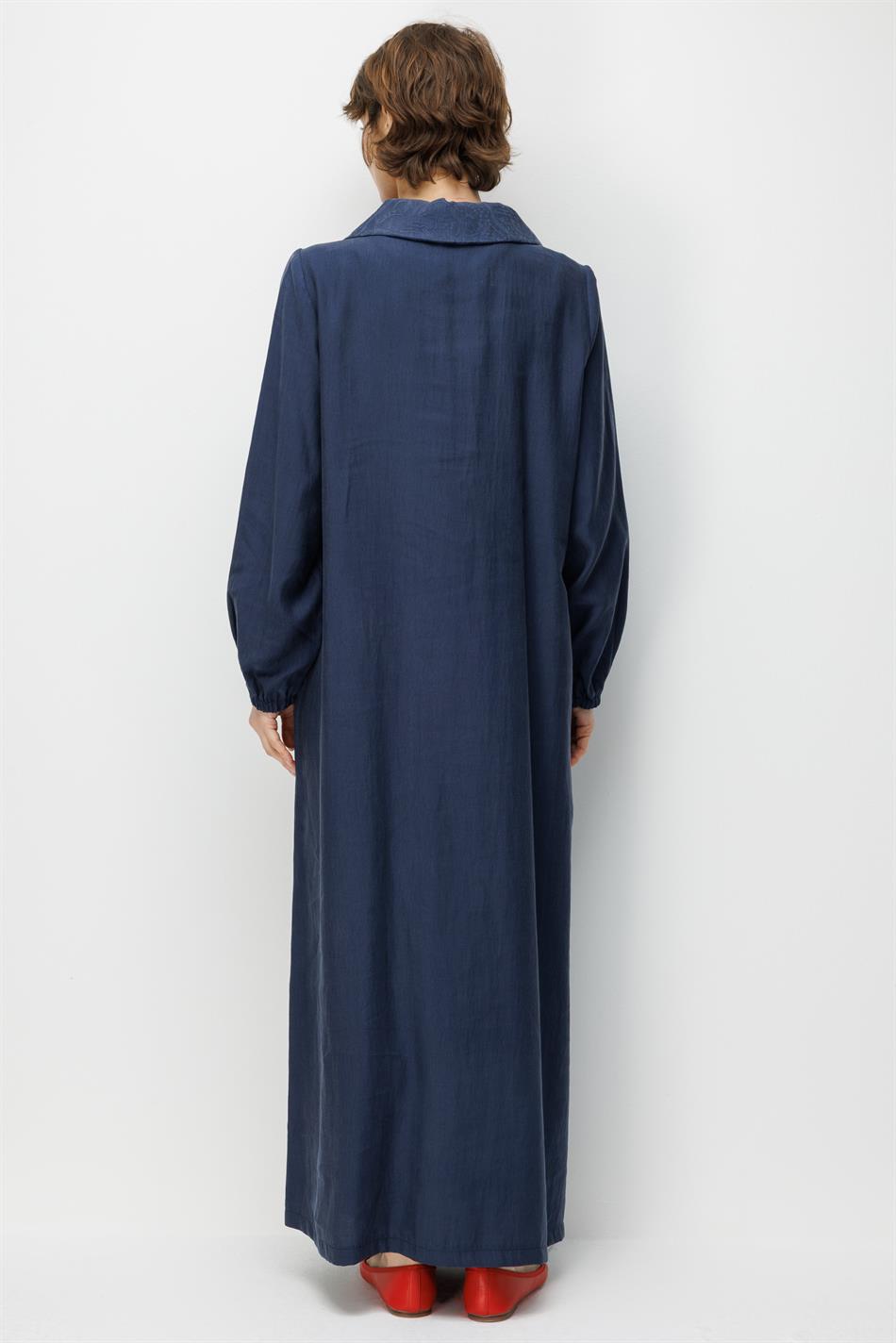 80% natuurlijke LyoCELL soepelvallende, tijdloze abaya met zijzakken en sierdetails aan de voorkant - marineblauw