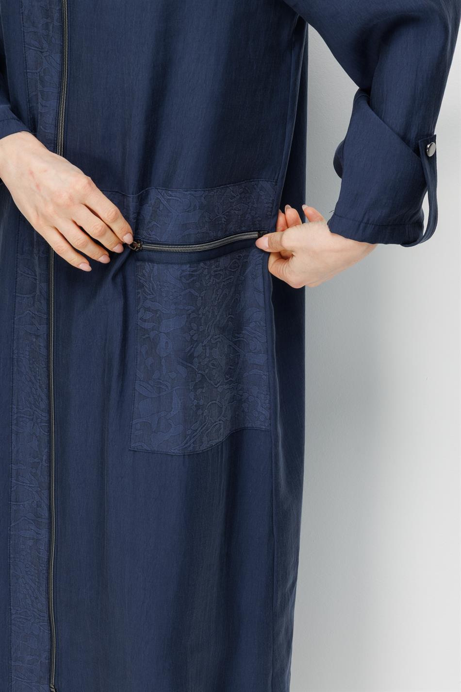 80% natuurlijke LyoCELL gedrapeerde, zachte abaya met afwisselend patroon, versieringen op het lijf en de zakken - Marineblauw