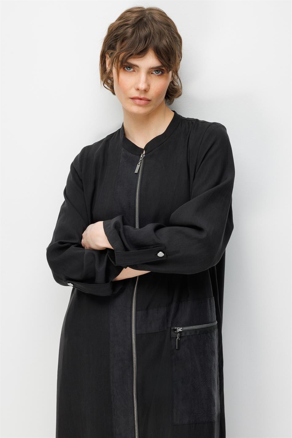 %80 Doğal LyoCELL Dökümlü Soft Hissiyatlı Ara Desen Beden ve Cep Süslemeli Kap Ferace-Siyah