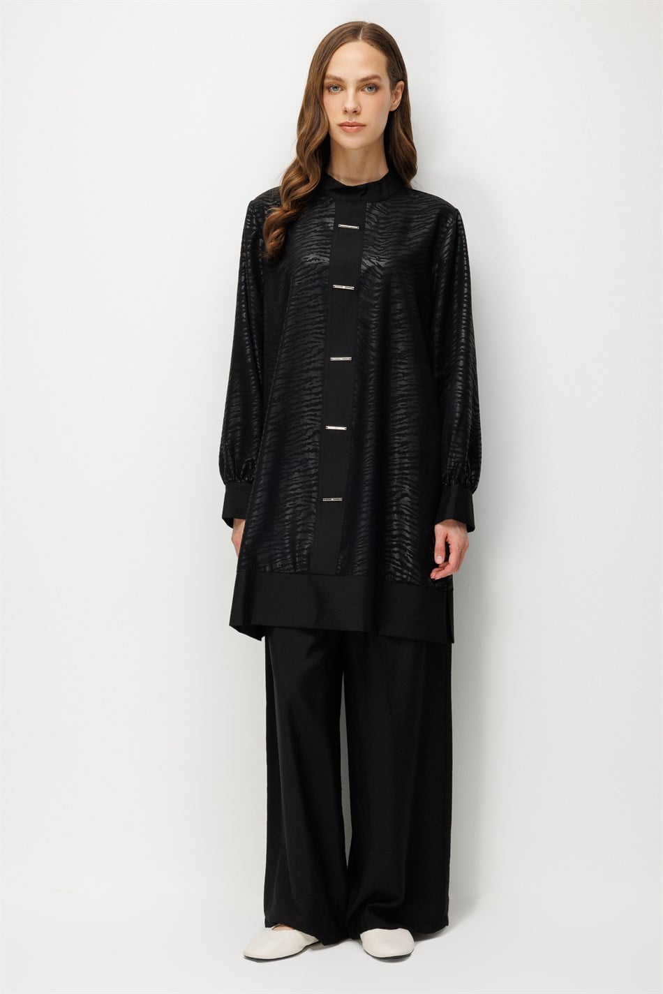 %85 LyoCELL Desen ve Aksesuar Garnili Pantalon ve Tunik Kombin Takım-Siyah