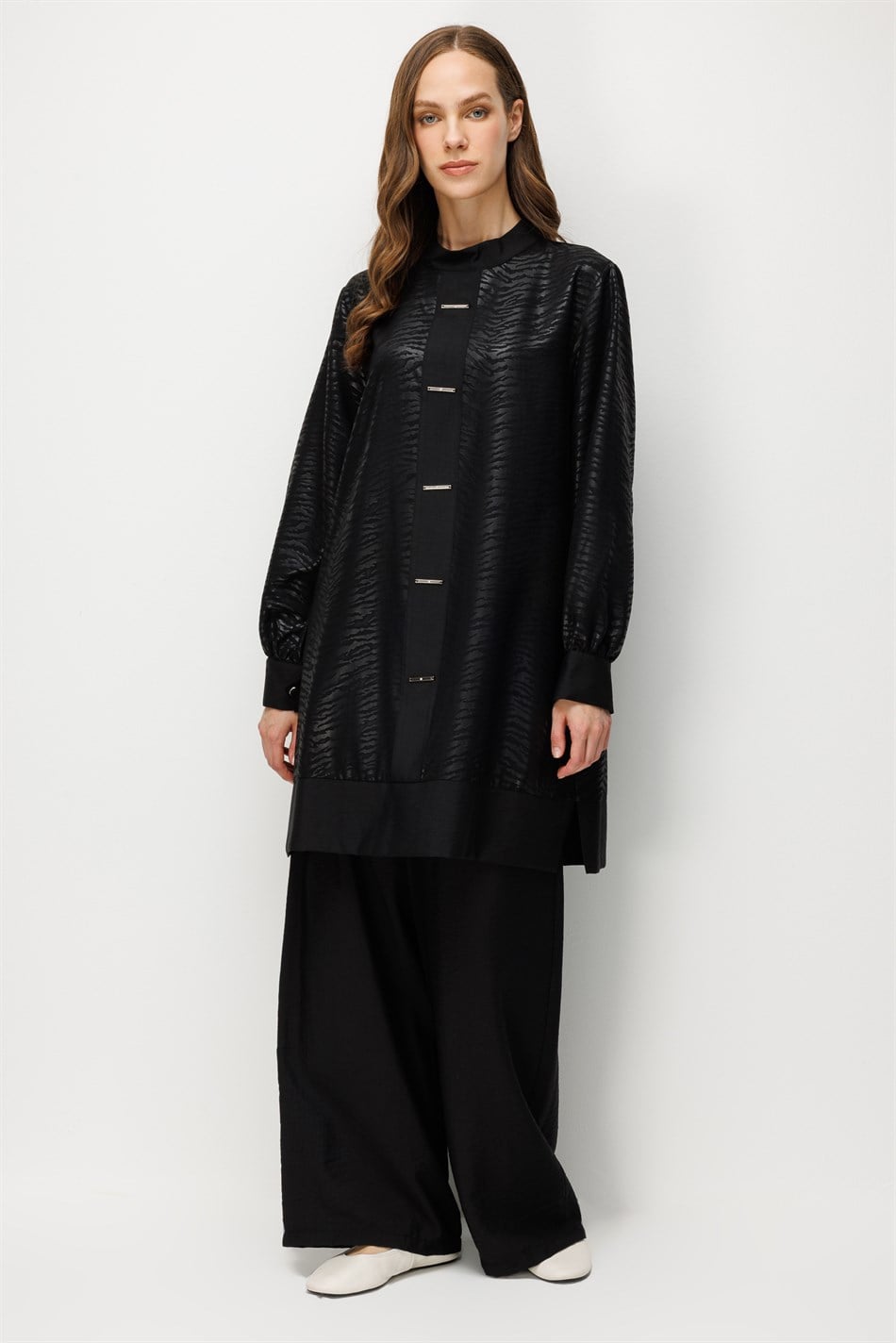 %85 LyoCELL Desen ve Aksesuar Garnili Pantalon ve Tunik Kombin Takım-Siyah