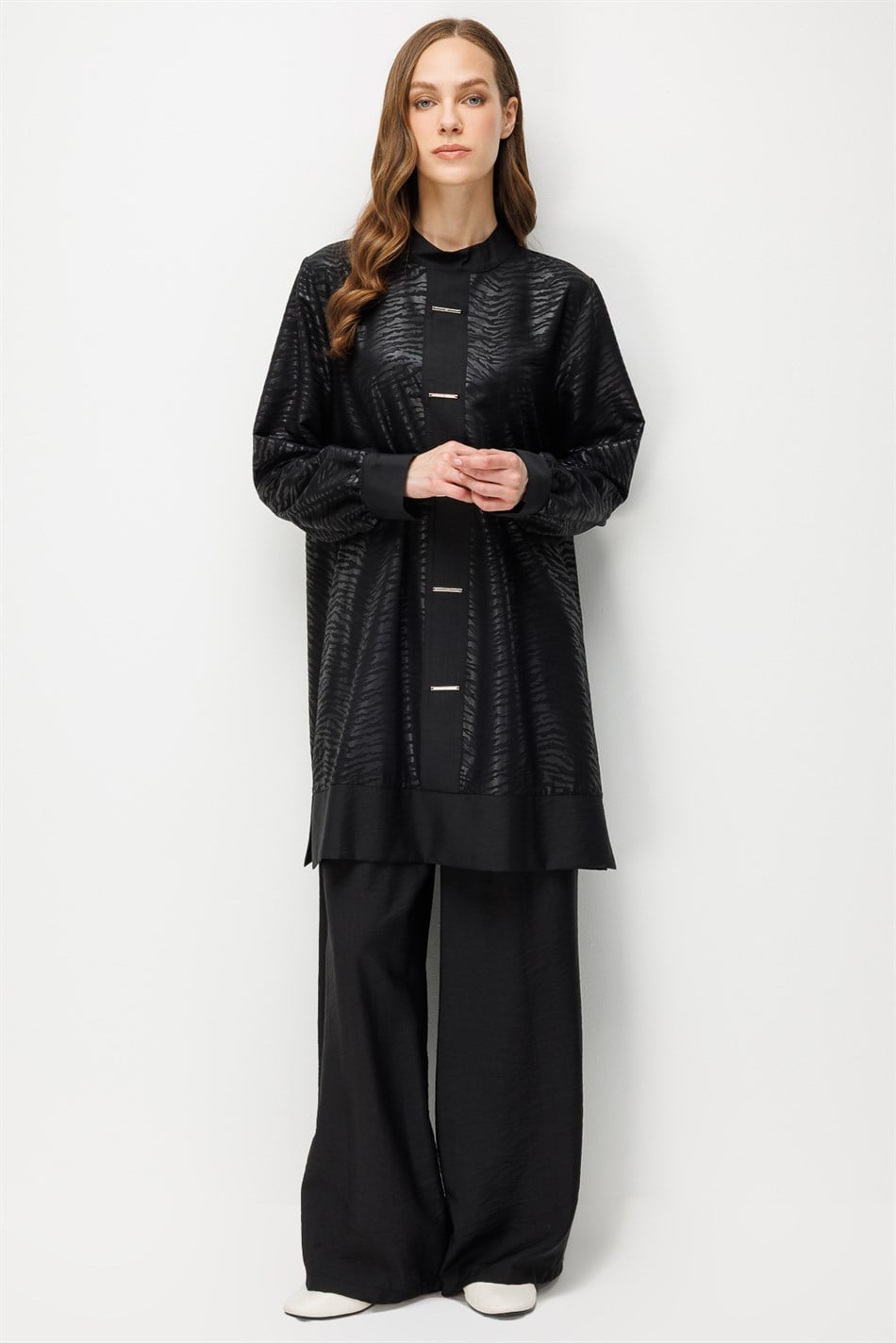 %85 LyoCELL Desen ve Aksesuar Garnili Pantalon ve Tunik Kombin Takım-Siyah