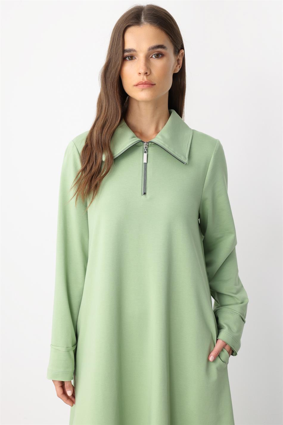 Aller Strickkleid mit fließendem Fall und Ziernähten, Baumwollmischung – Grün