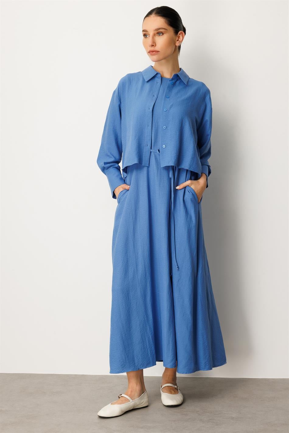 Aller Zijden jurk met bovenstuk en mouwloos binnenstuk in Ferace-blauw