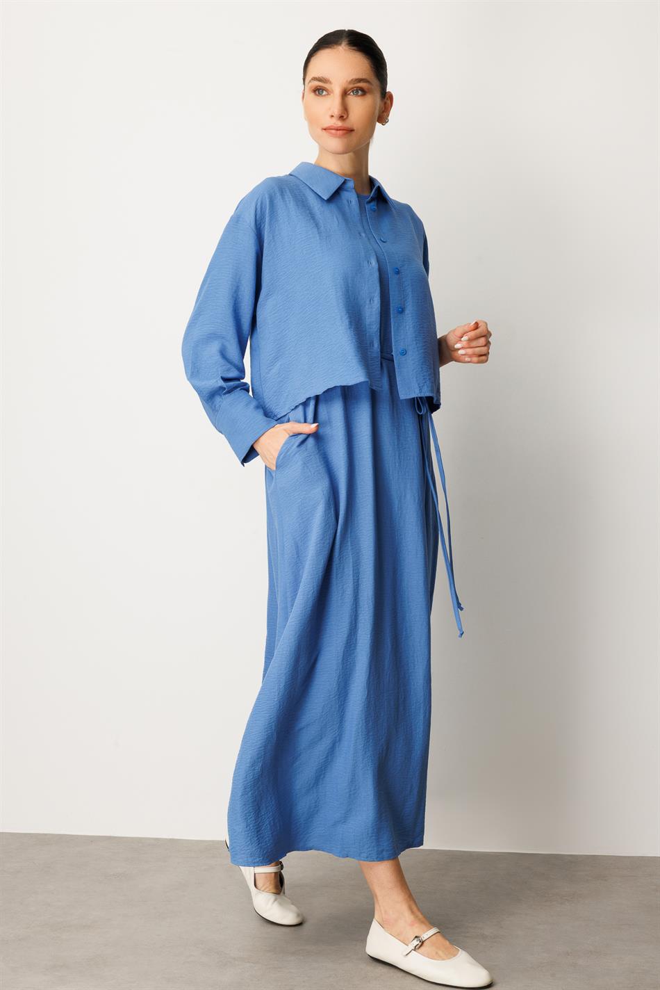 Aller Zijden jurk met bovenstuk en mouwloos binnenstuk in Ferace-blauw