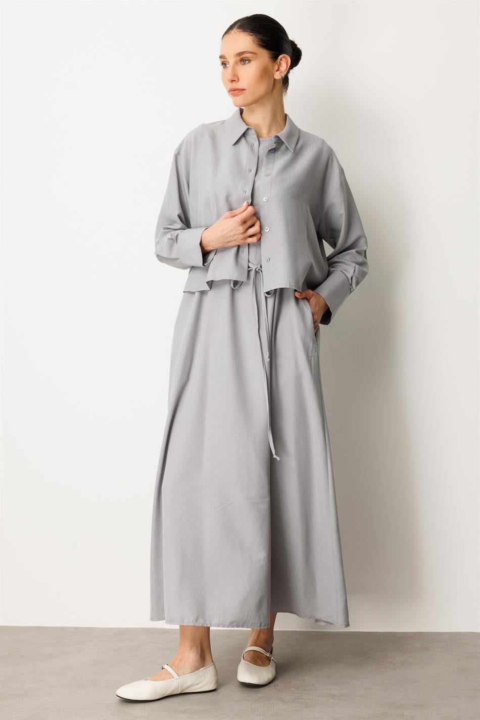 Aller Zijden jurk/abaya met bovenlichaam en mouwloze binnenvoering - Grijs